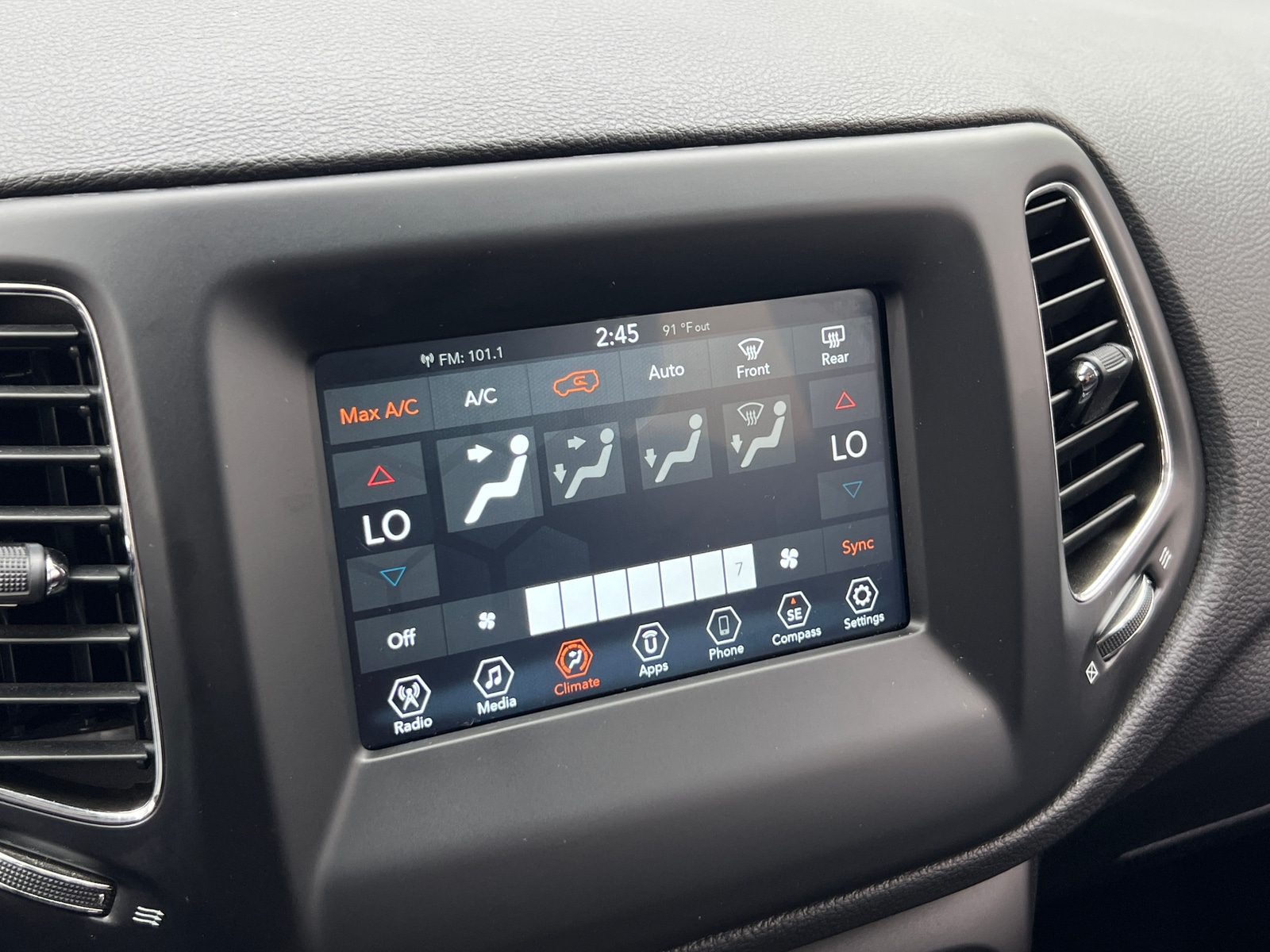 Thumbnail: 2019 Jeep Compass - 4