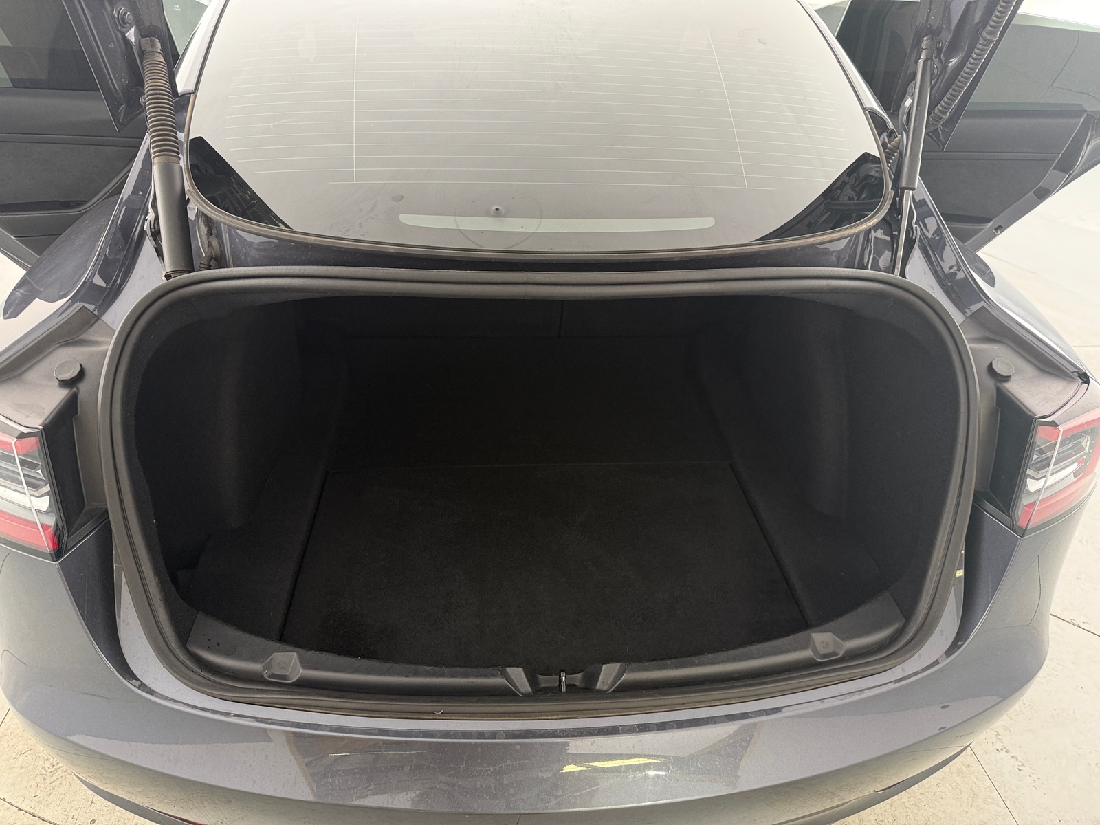 Thumbnail: 2023 Tesla Model 3 - 6