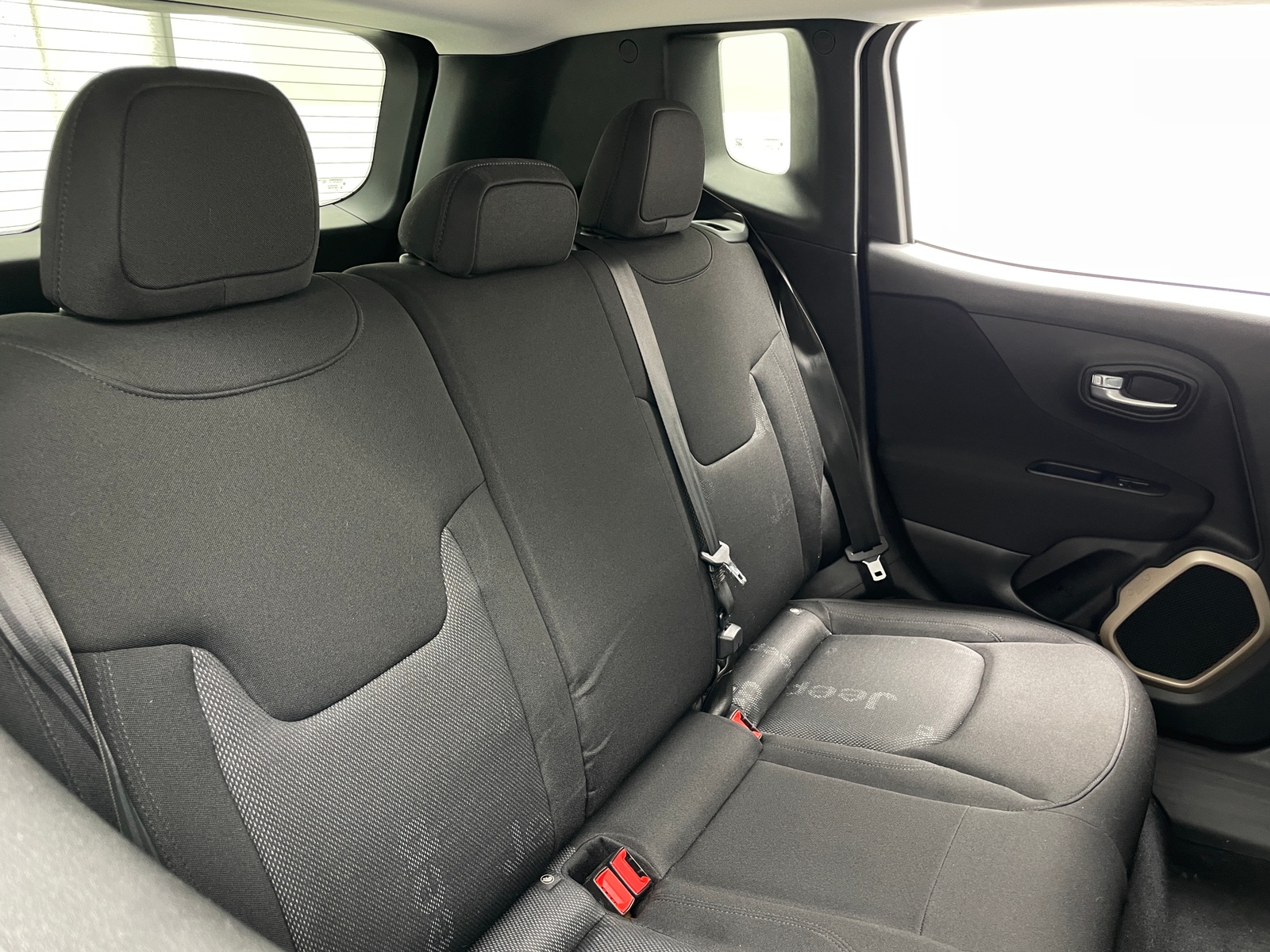 Thumbnail: 2016 Jeep Renegade - 6