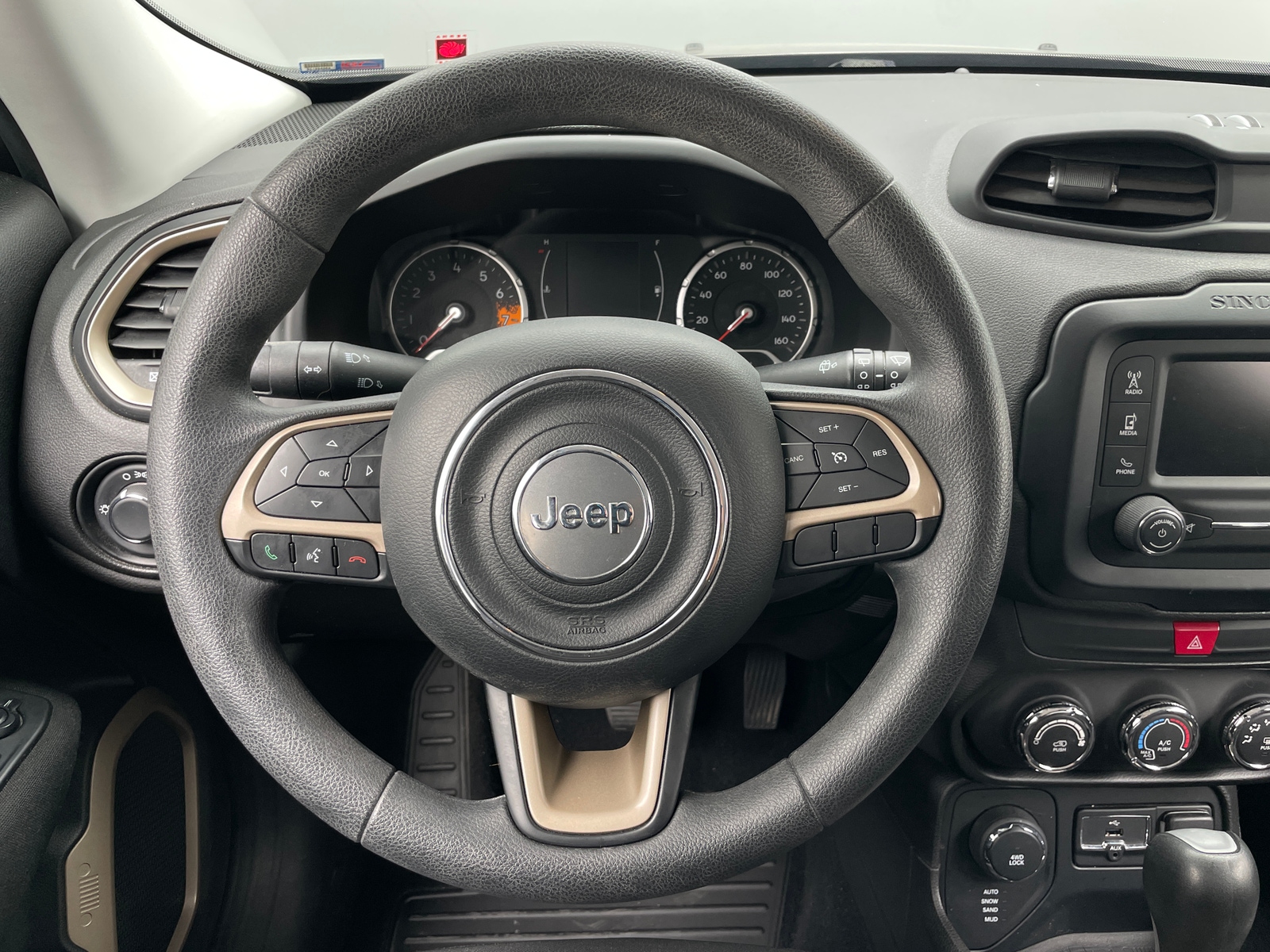 Thumbnail: 2016 Jeep Renegade - 5