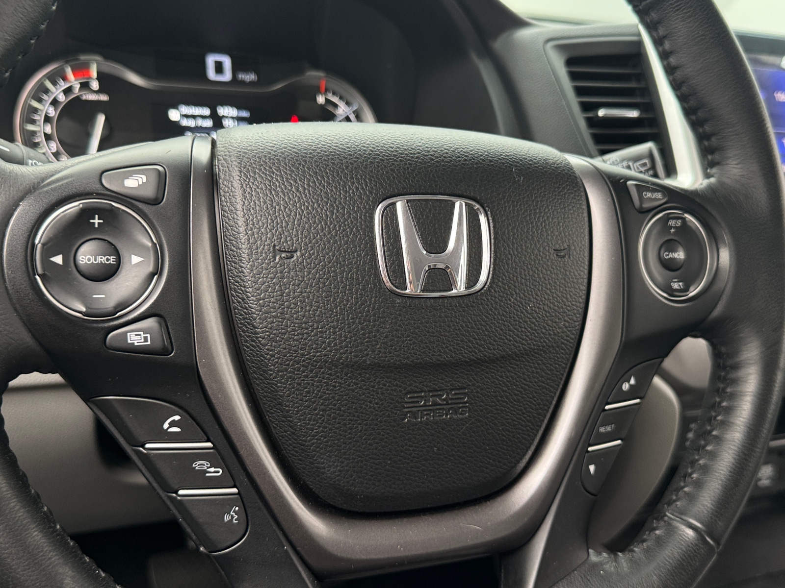 Thumbnail: 2016 Honda Pilot - 4