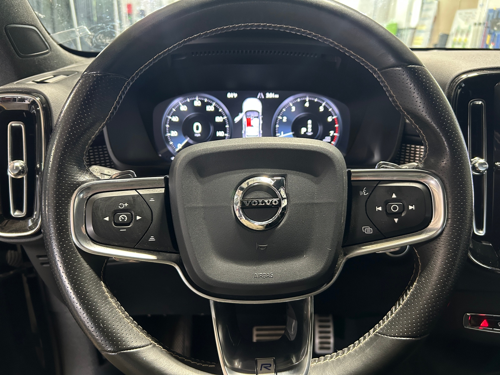 Thumbnail: 2020 Volvo XC40 - 4