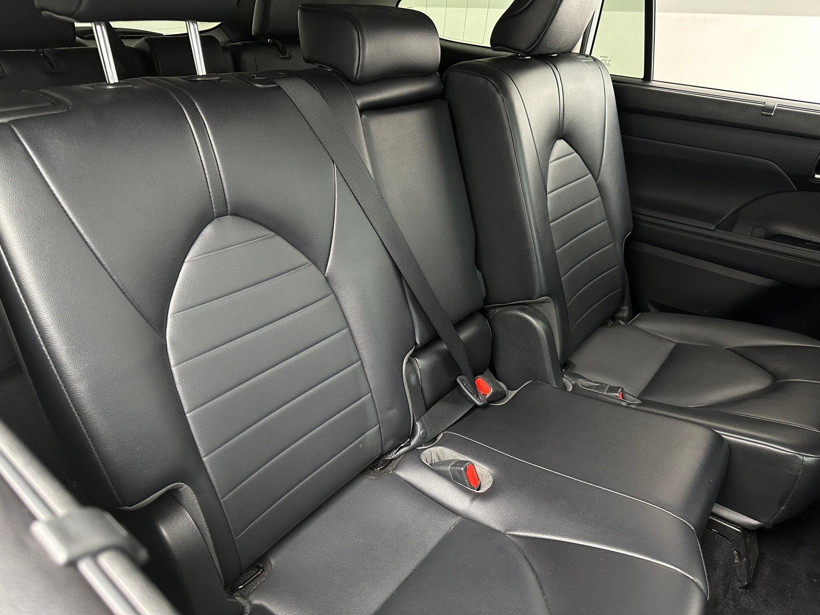 Thumbnail: 2022 Toyota Highlander - 5