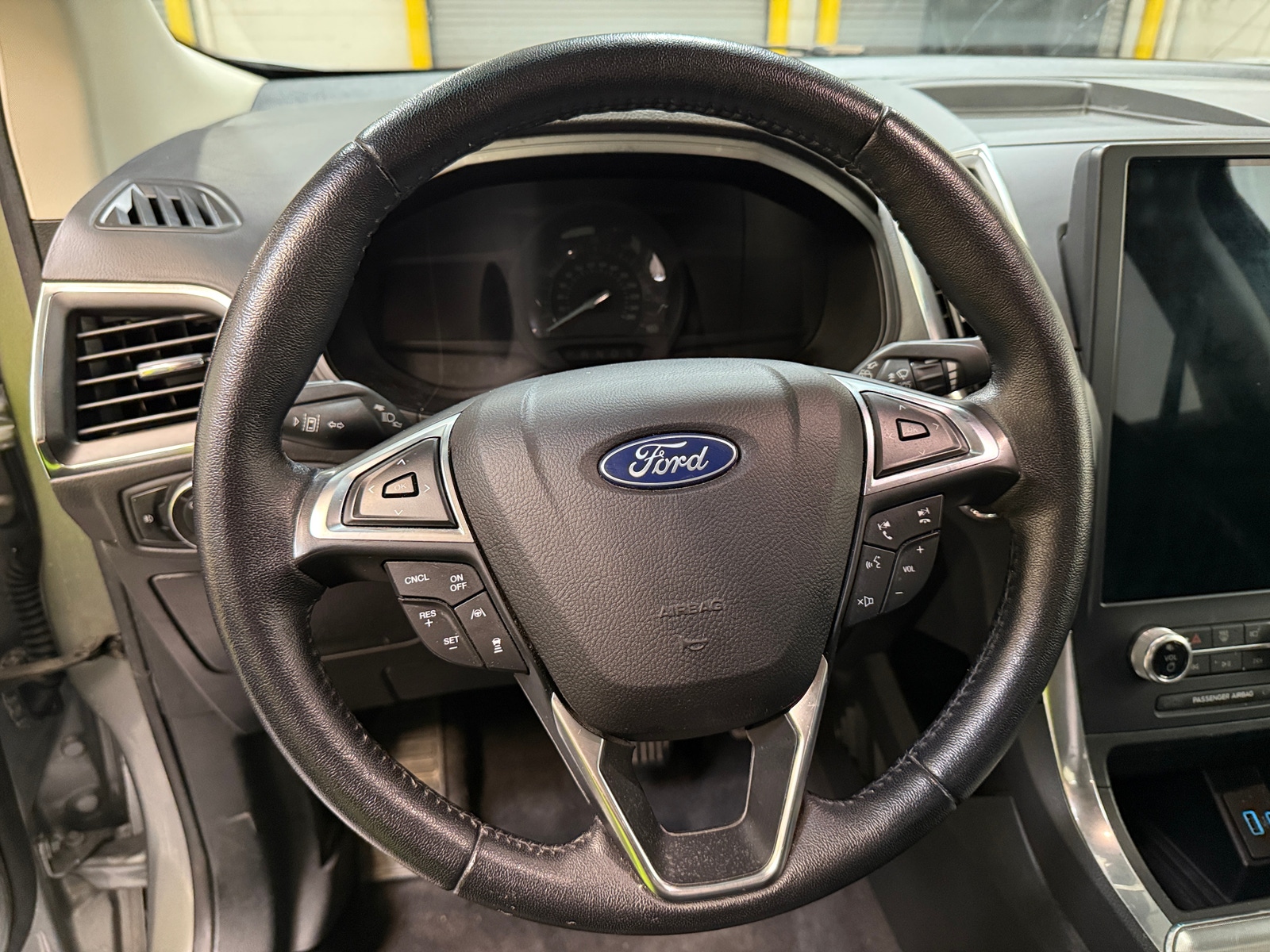 Thumbnail: 2023 Ford Edge - 4