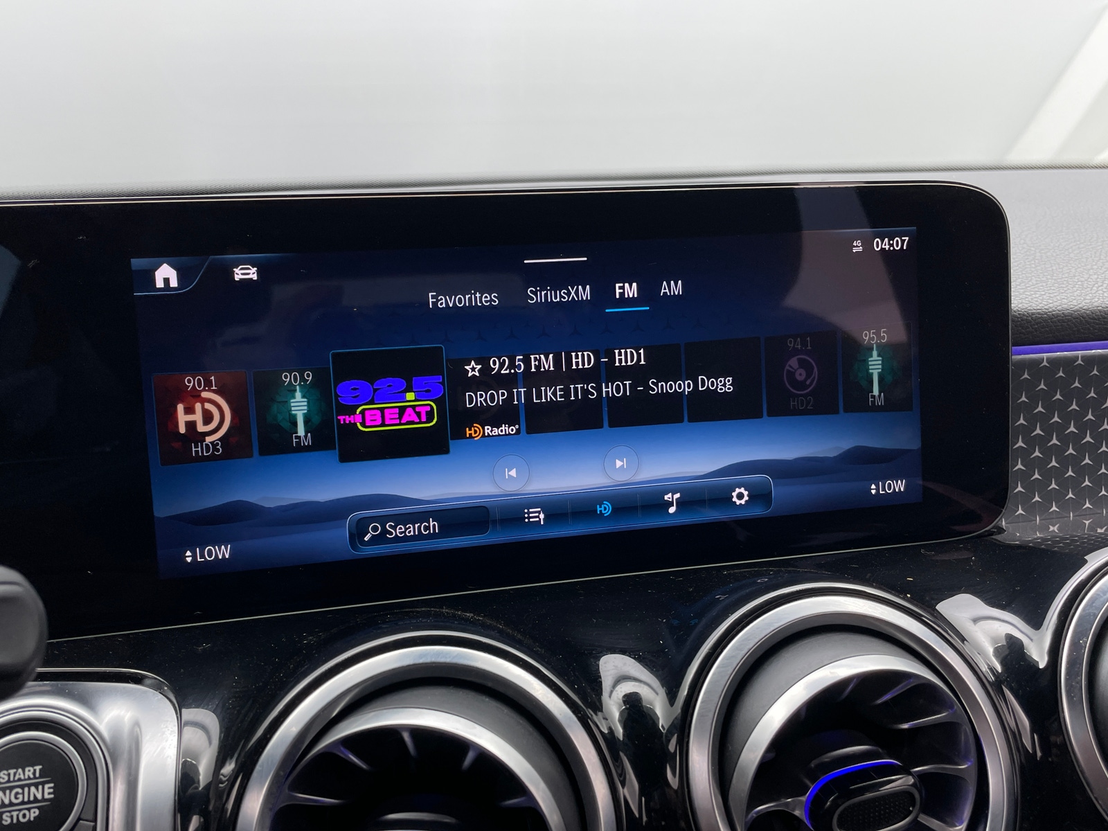 Thumbnail: 2024 Mercedes-Benz GLB - 3