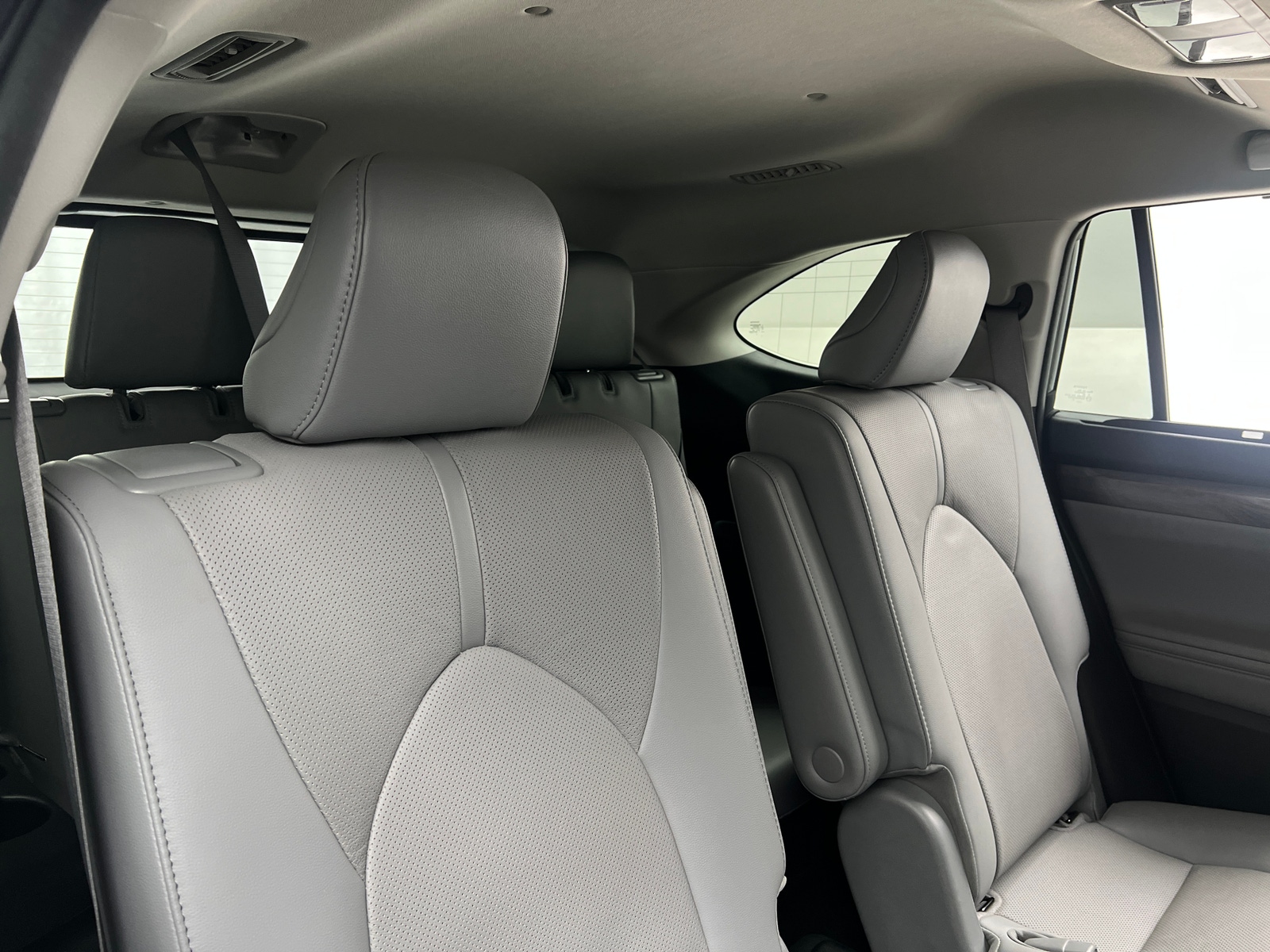 Thumbnail: 2021 Toyota Highlander - 5