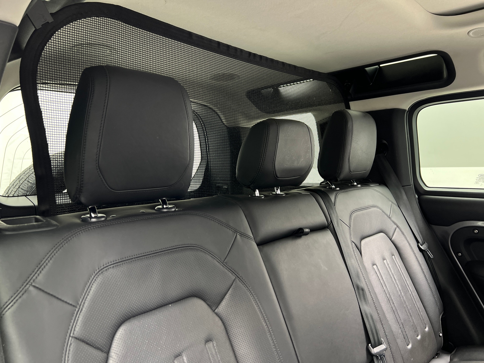 Thumbnail: 2020 Land Rover Defender - 6