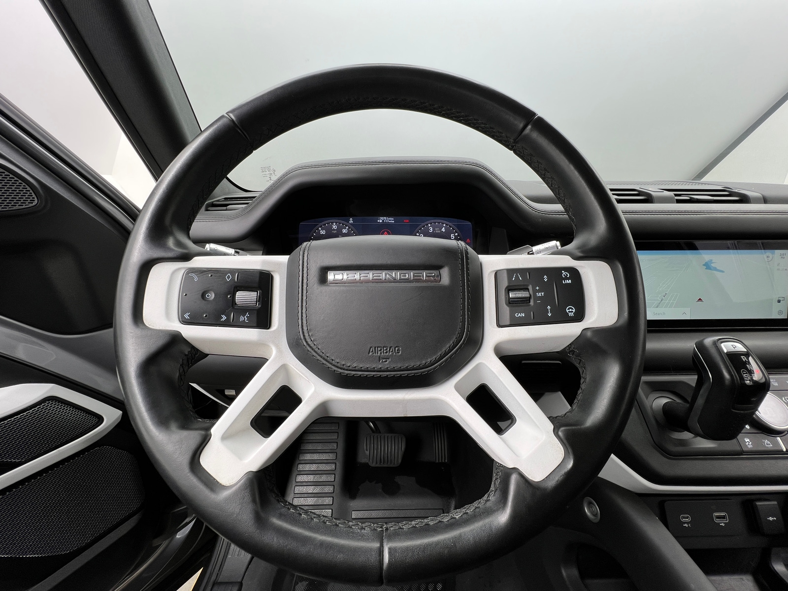 Thumbnail: 2020 Land Rover Defender - 5