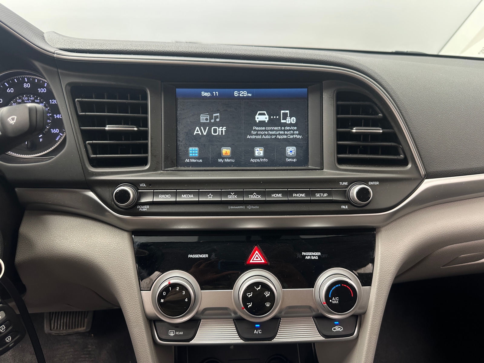 Thumbnail: 2019 Hyundai Elantra - 4