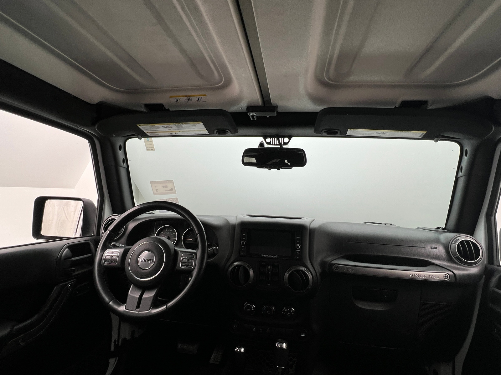 Thumbnail: 2015 Jeep Wrangler - 3