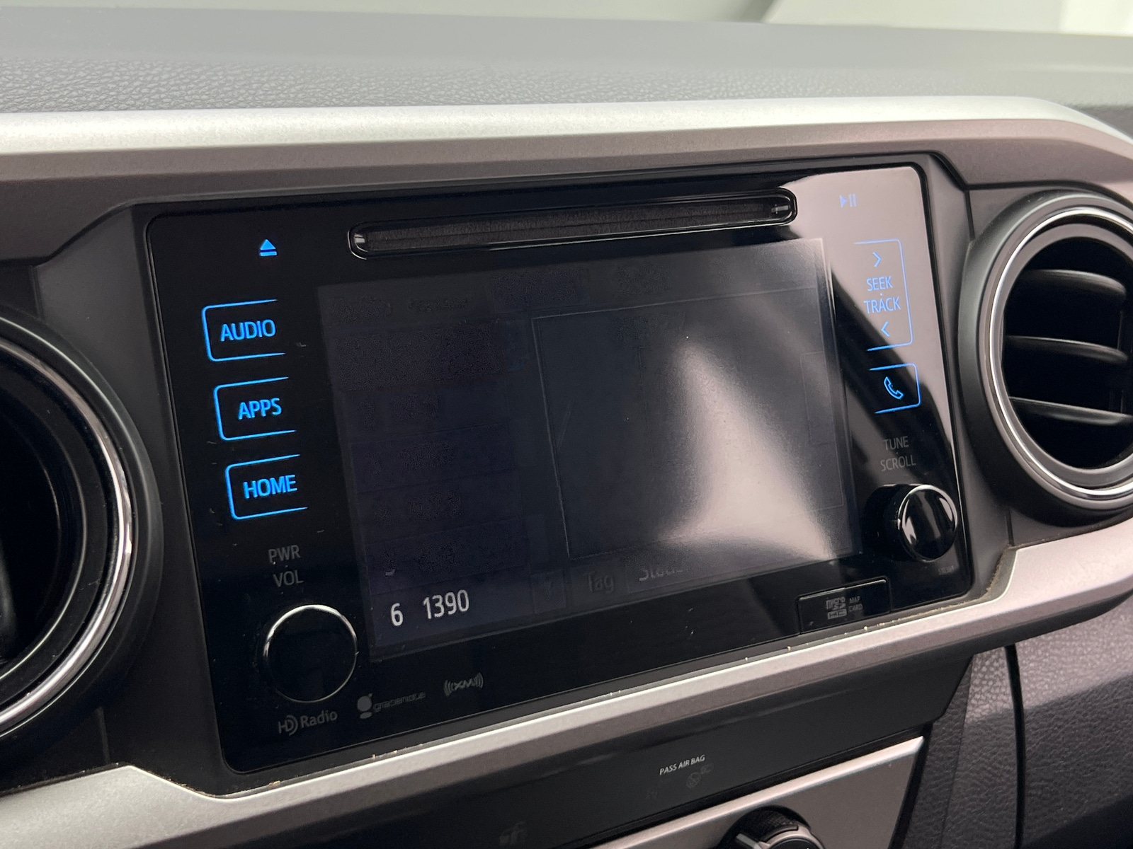 Thumbnail: 2019 Toyota Tacoma - 4
