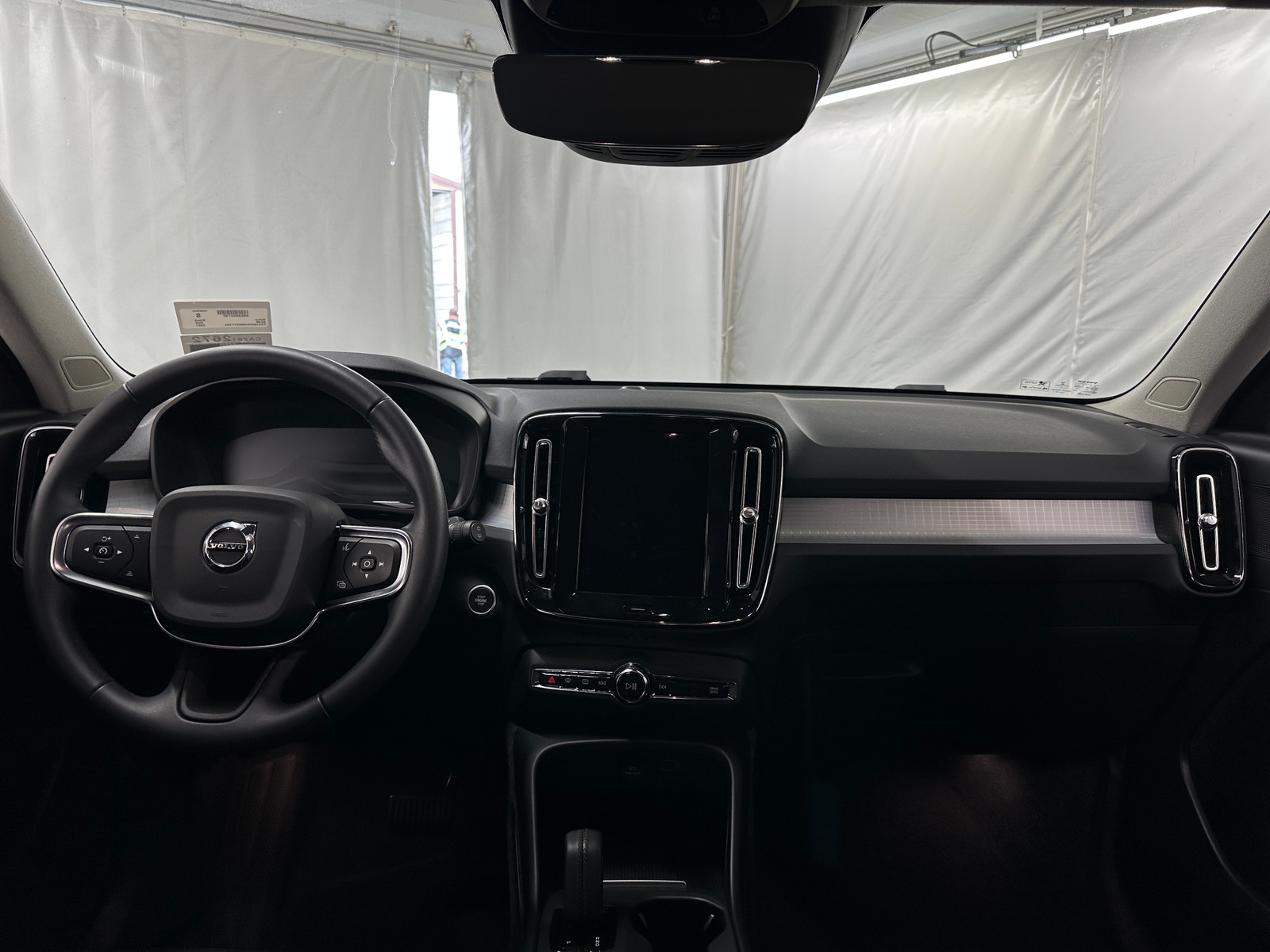 Thumbnail: 2021 Volvo XC40 - 2