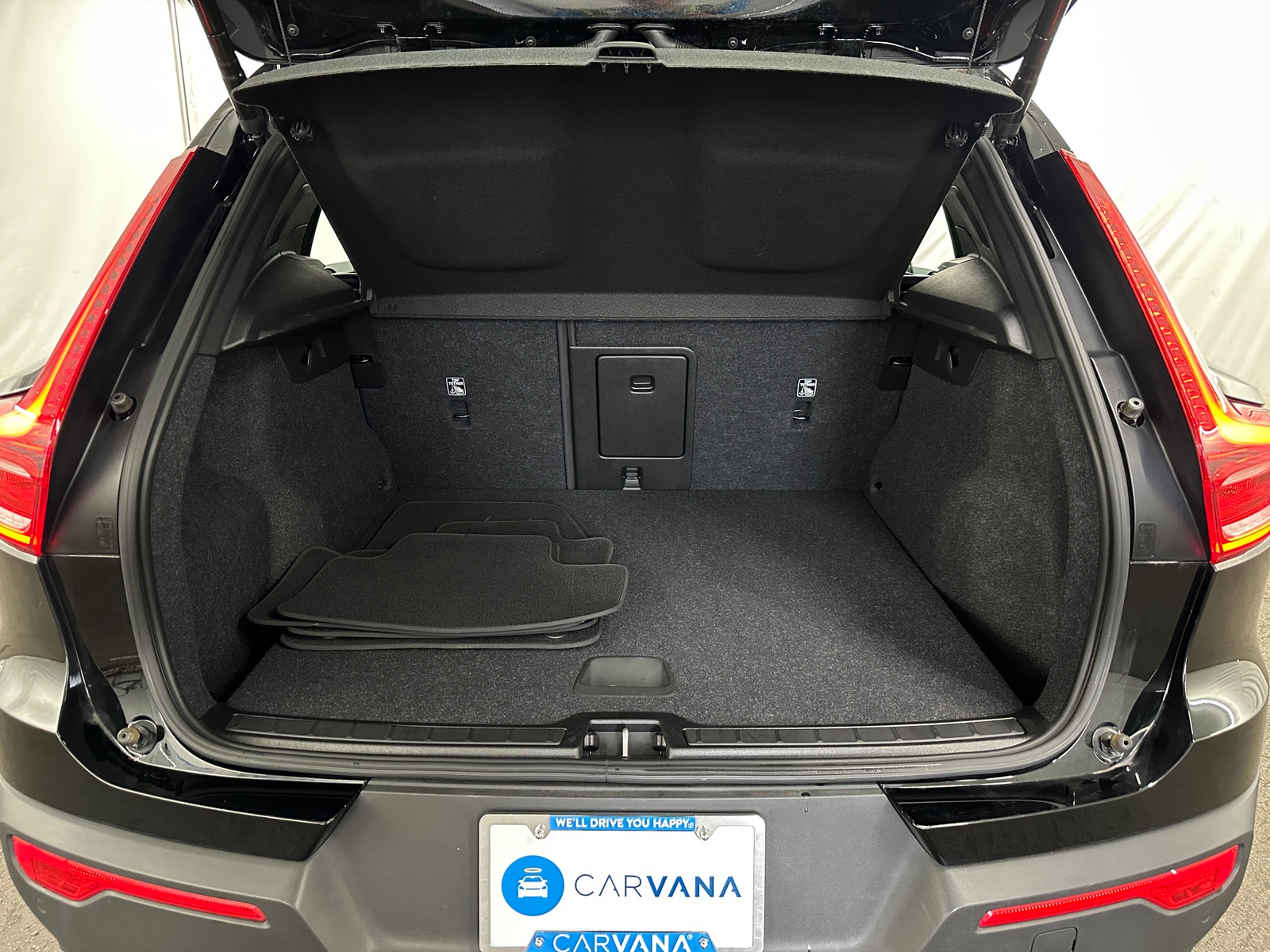 Thumbnail: 2021 Volvo XC40 - 6