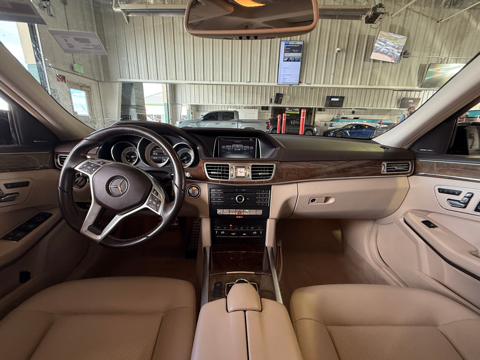 Thumbnail: 2016 Mercedes-Benz E-Class - 2