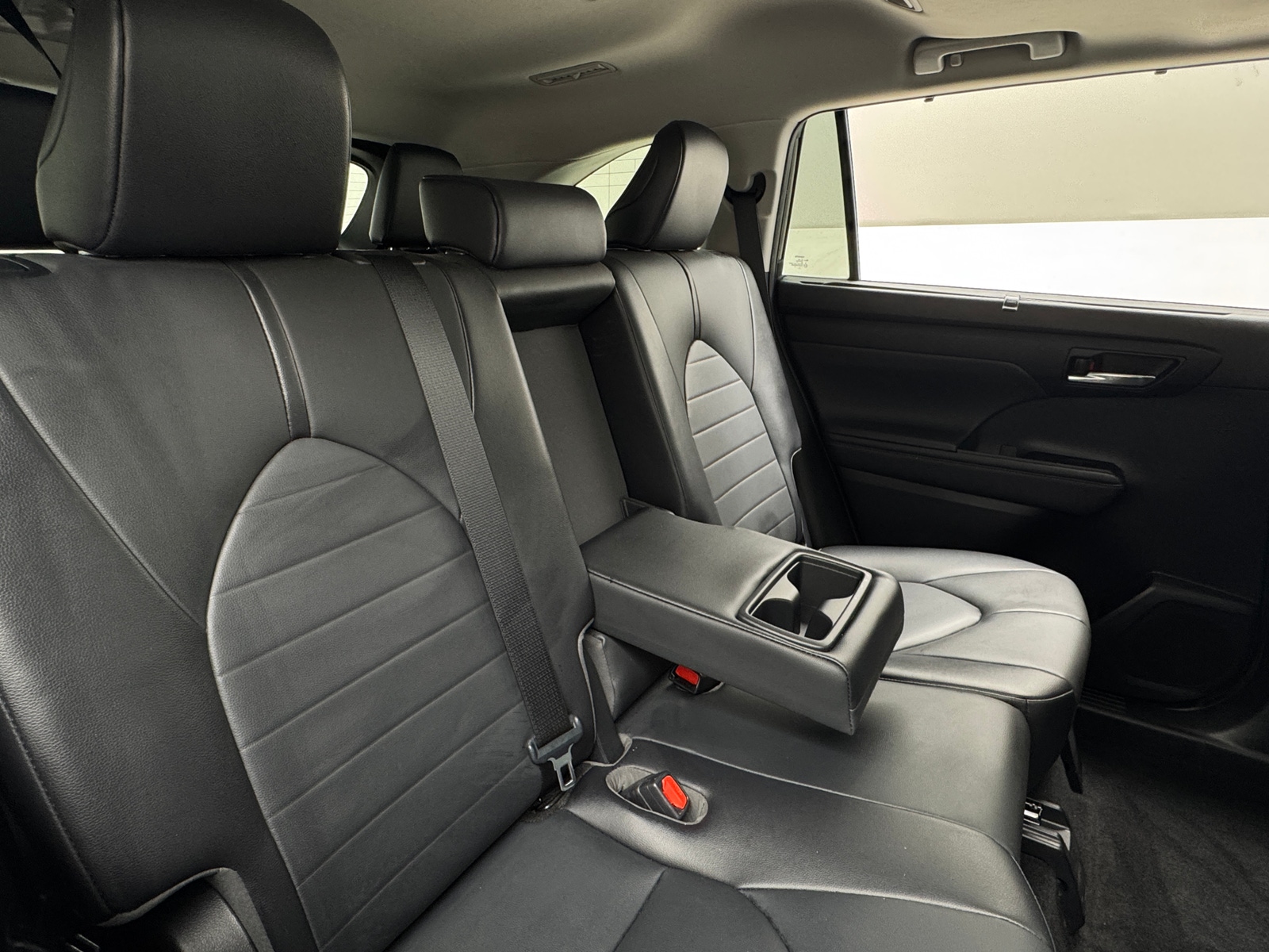 Thumbnail: 2020 Toyota Highlander - 5