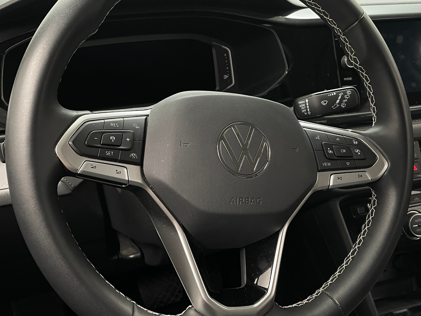Thumbnail: 2023 Volkswagen Taos - 4