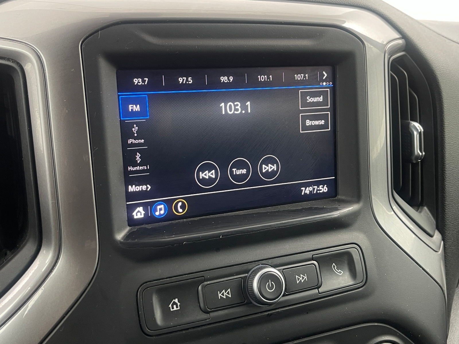 Thumbnail: 2020 Chevrolet Silverado 1500 - 4