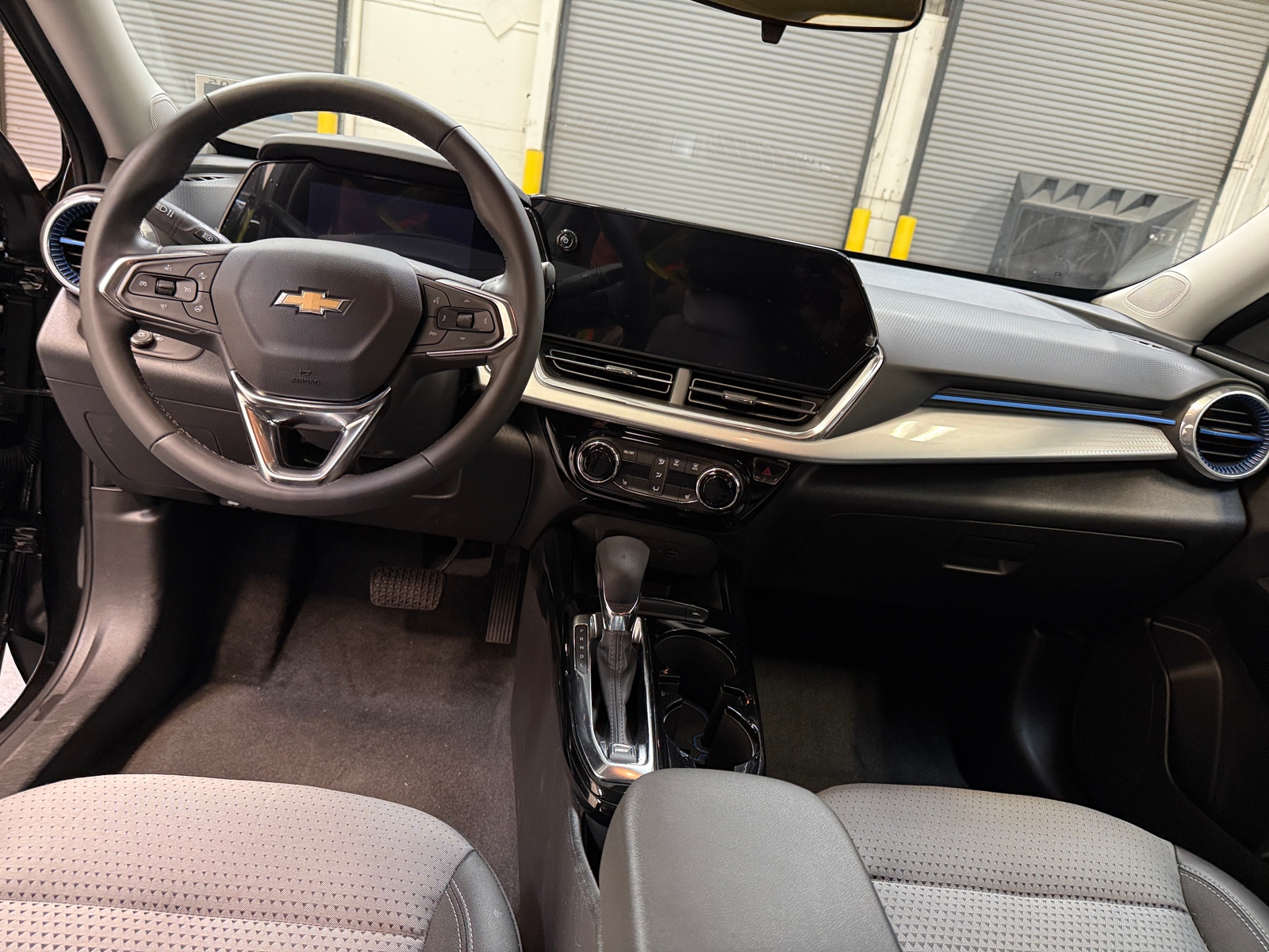 Thumbnail: 2025 Chevrolet Trax - 3