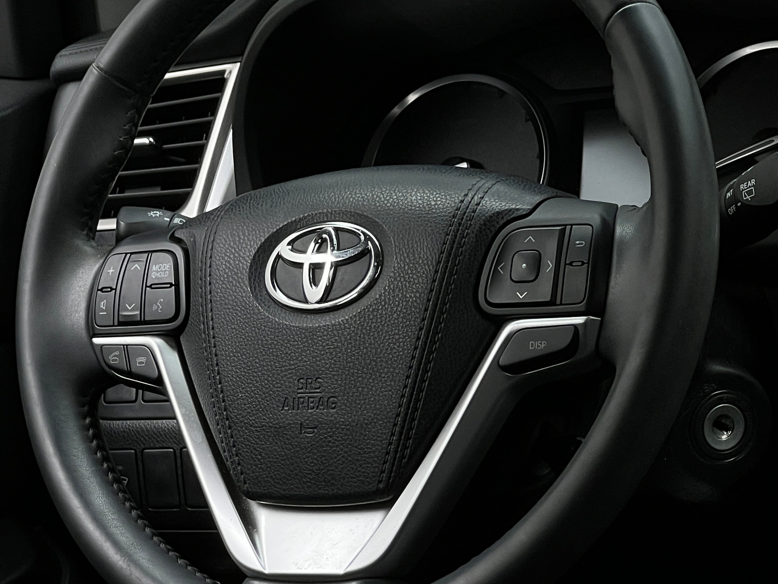 Thumbnail: 2016 Toyota Highlander - 5