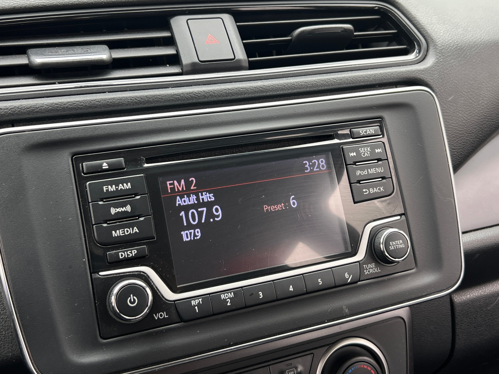 Thumbnail: 2019 Nissan Leaf - 4