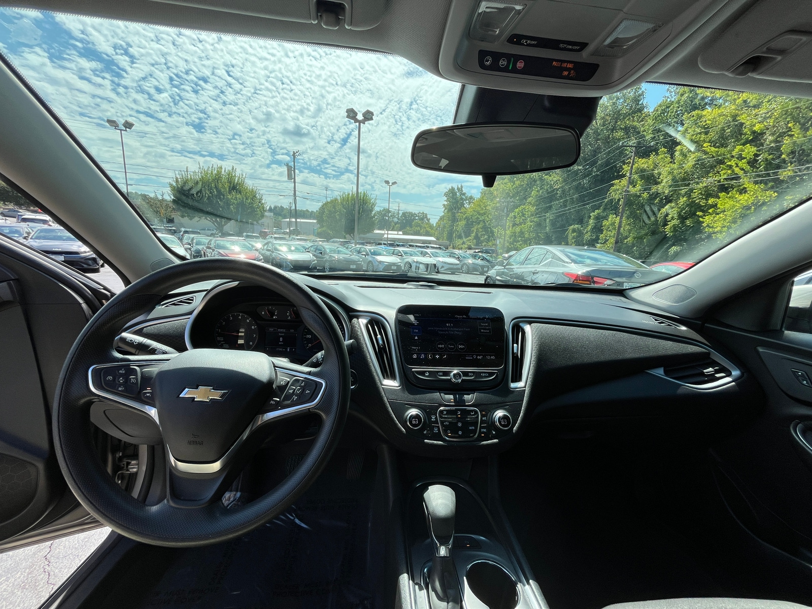 Thumbnail: 2024 Chevrolet Malibu - 3