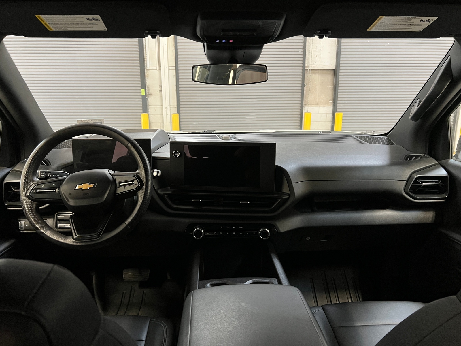 Thumbnail: 2024 Chevrolet Silverado EV - 3