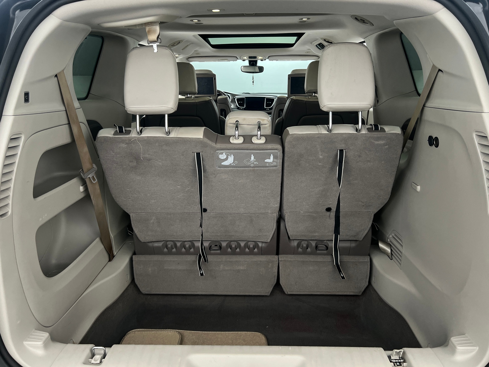 Thumbnail: 2018 Chrysler Pacifica - 6