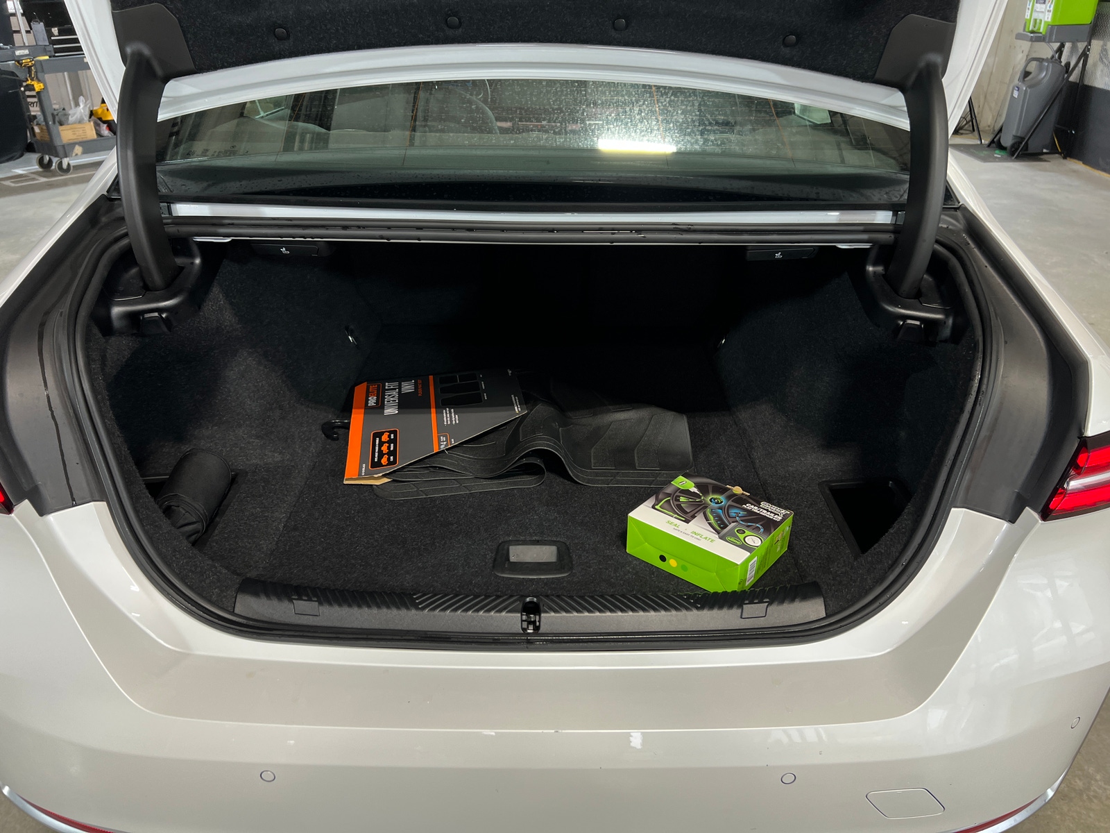 Thumbnail: 2025 BMW i5 - 6