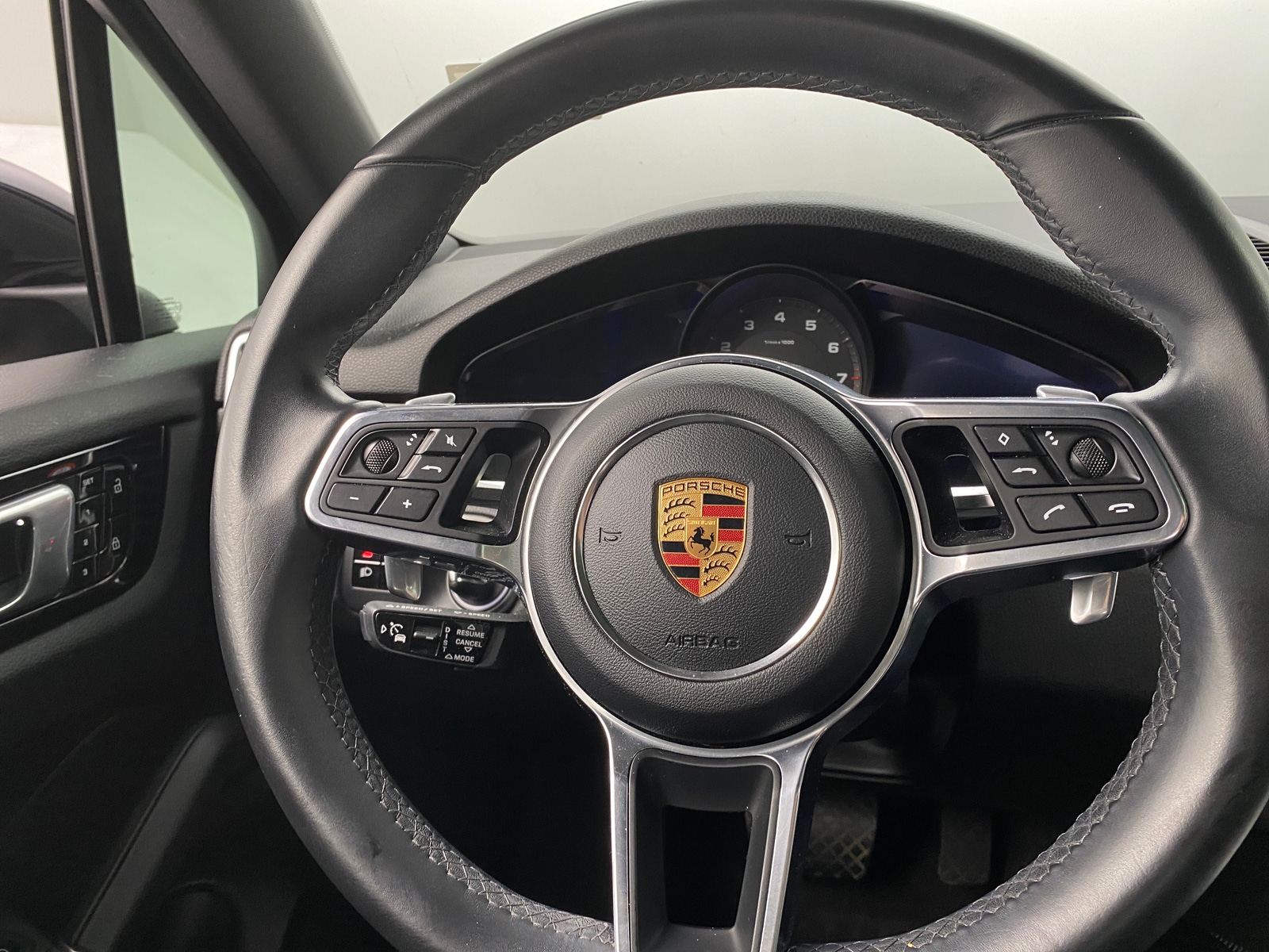 Thumbnail: 2019 Porsche Cayenne - 4