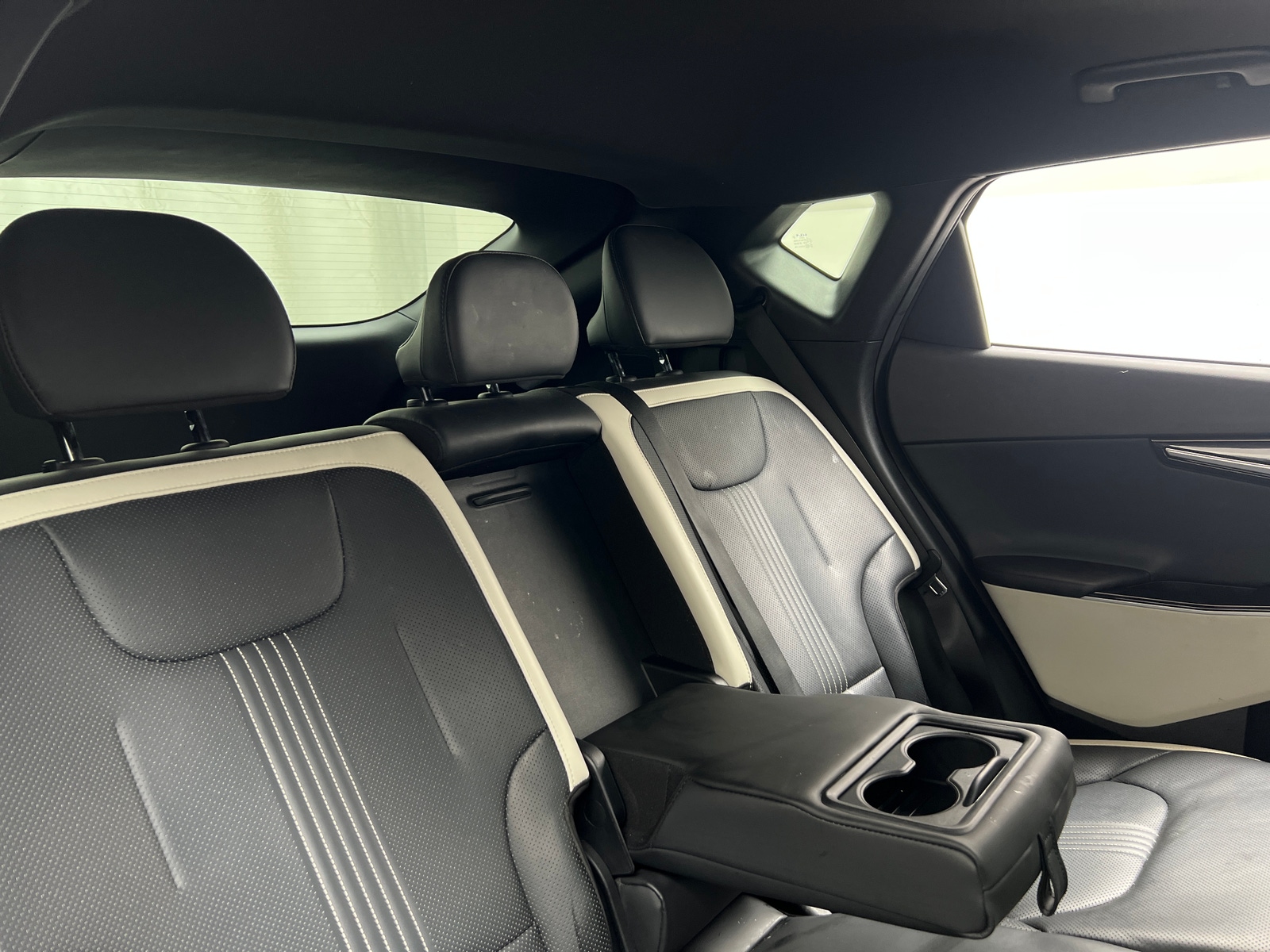 Thumbnail: 2022 Kia EV6 - 5