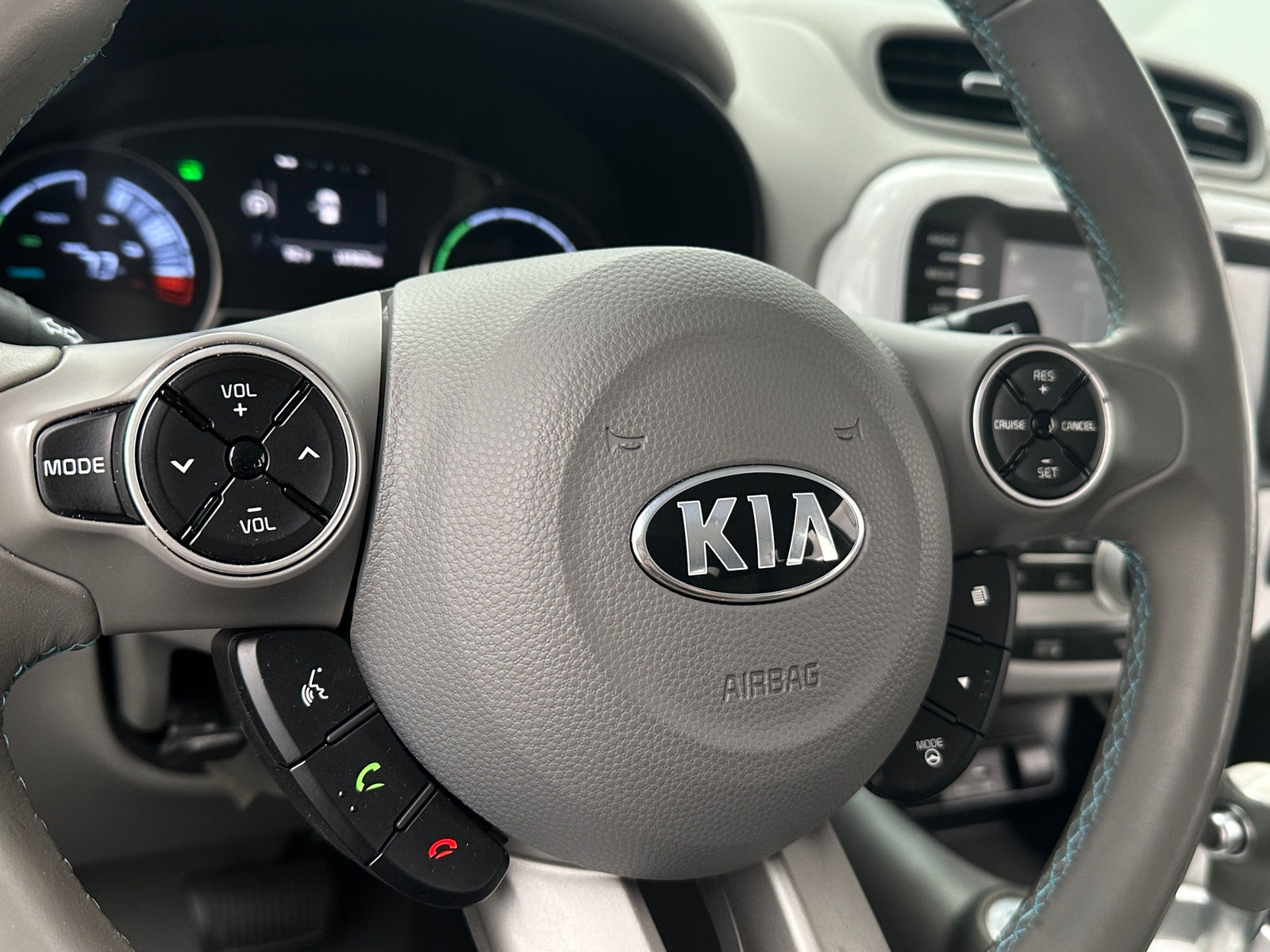 Thumbnail: 2017 Kia Soul EV - 5
