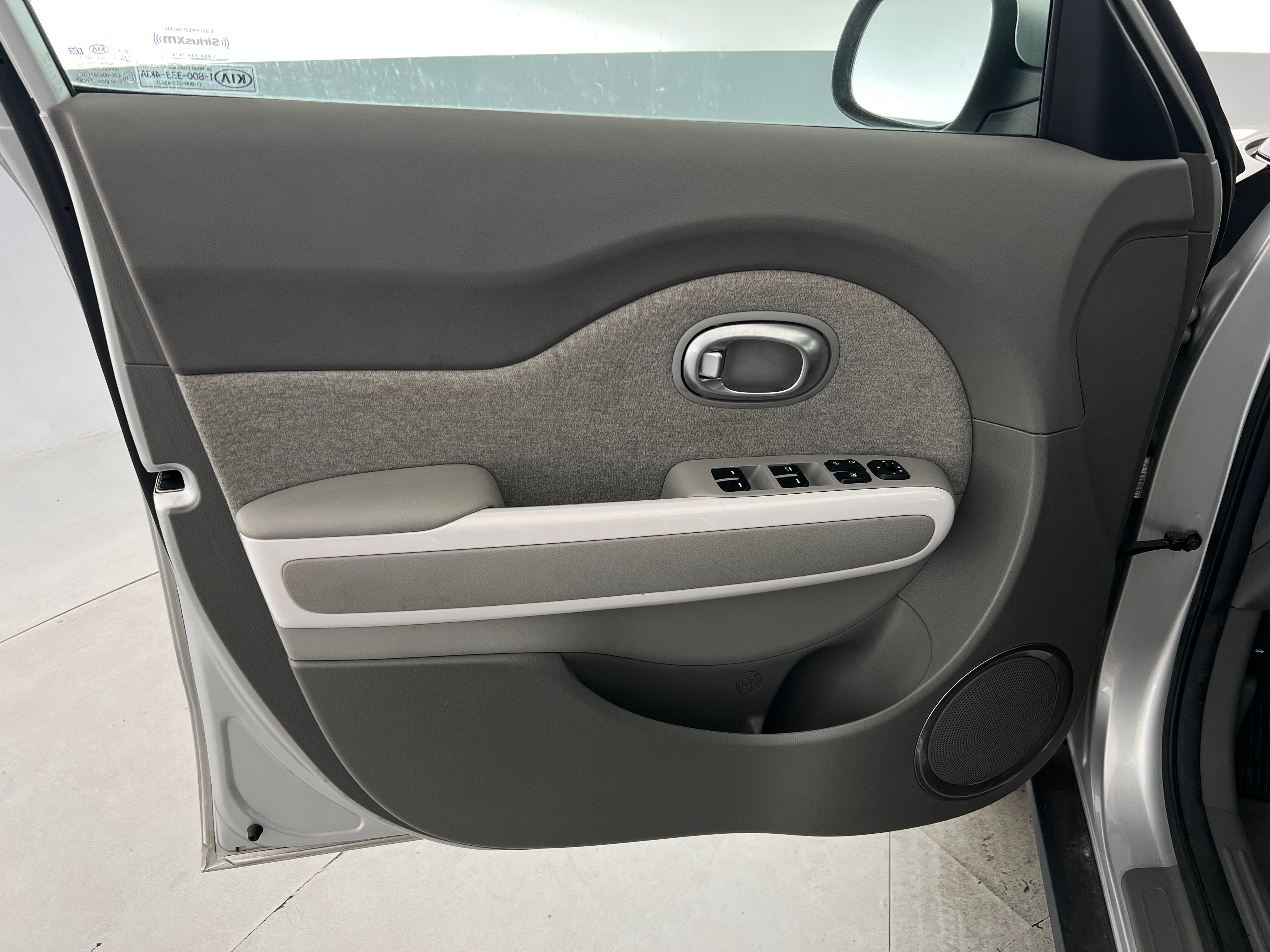 Used 2017 Kia Soul EV with VIN KNDJP3AE7H7022317 for sale in Oak Creek, WI