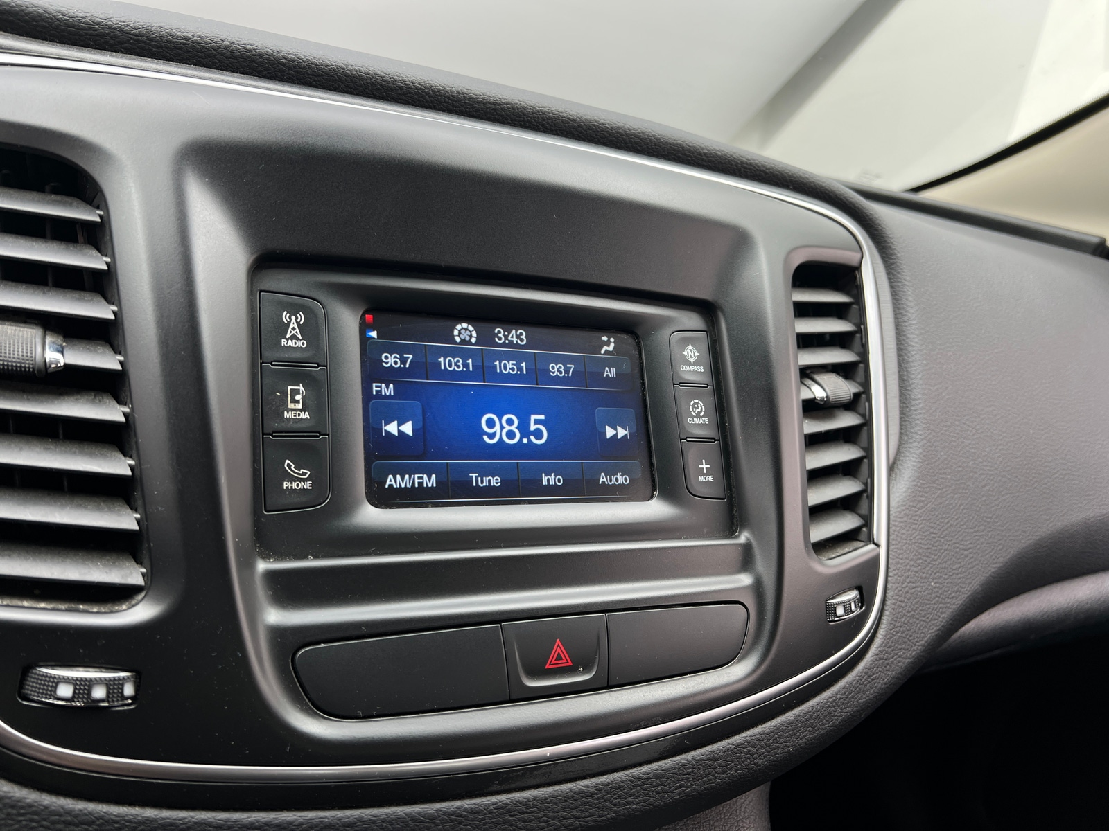 Thumbnail: 2016 Chrysler 200 - 4