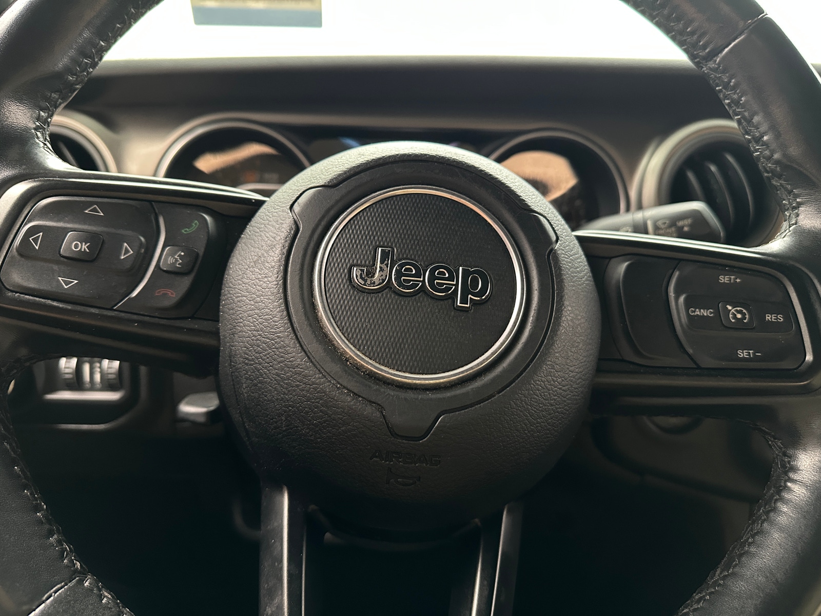 Thumbnail: 2019 Jeep Wrangler - 5