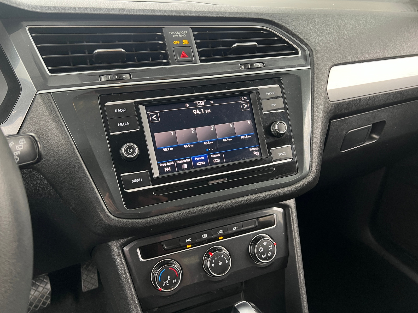 Thumbnail: 2020 Volkswagen Tiguan - 4