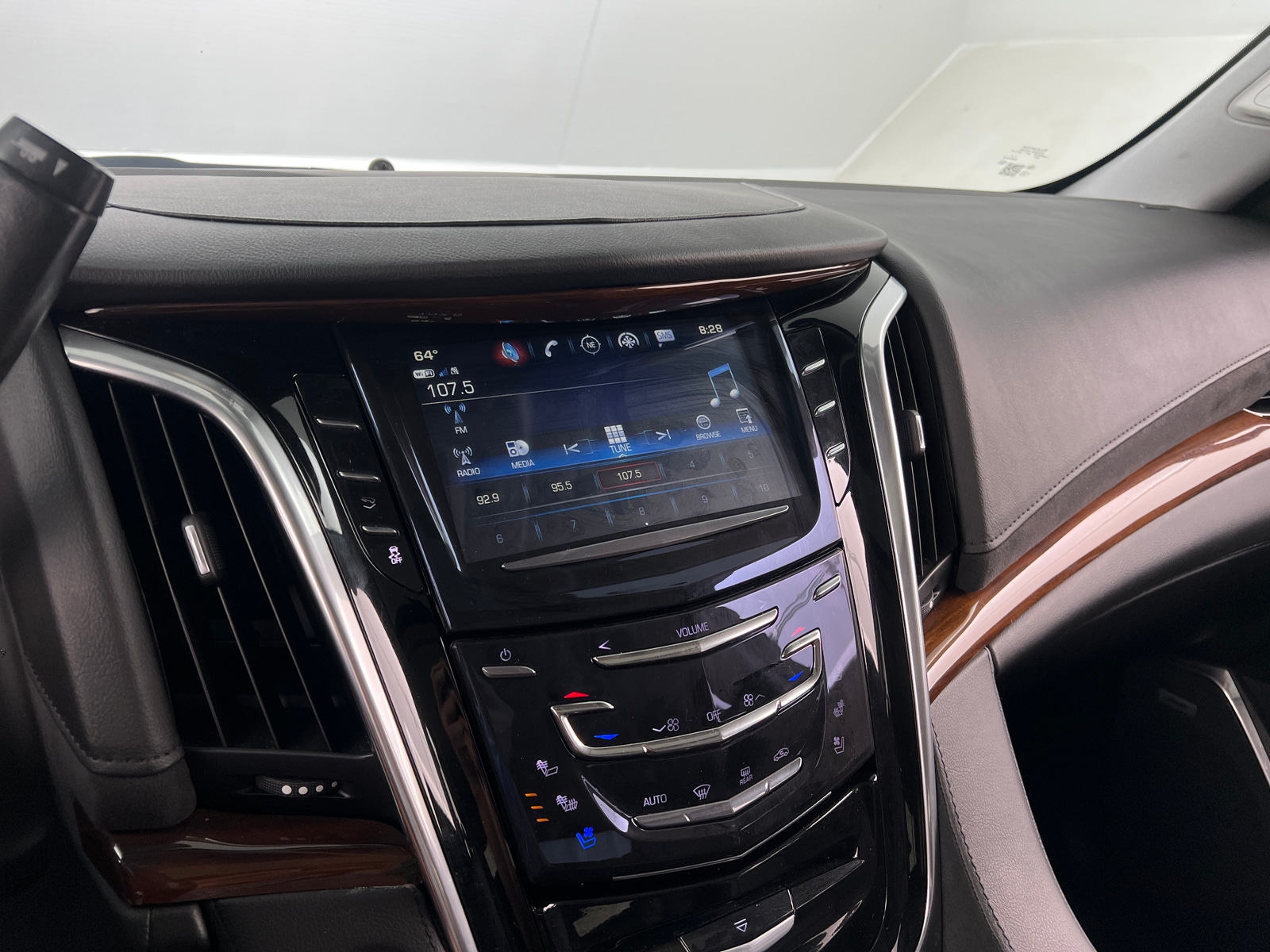 Thumbnail: 2019 Cadillac Escalade - 3