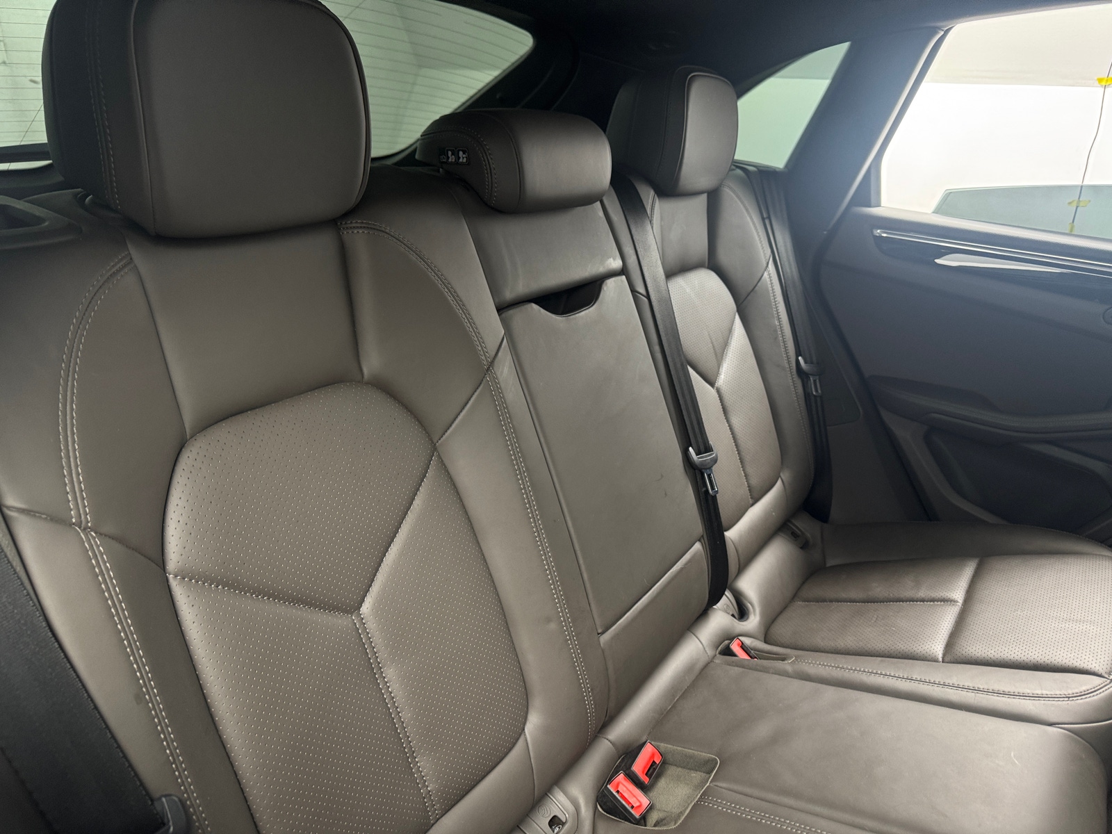 Thumbnail: 2015 Porsche Macan - 5