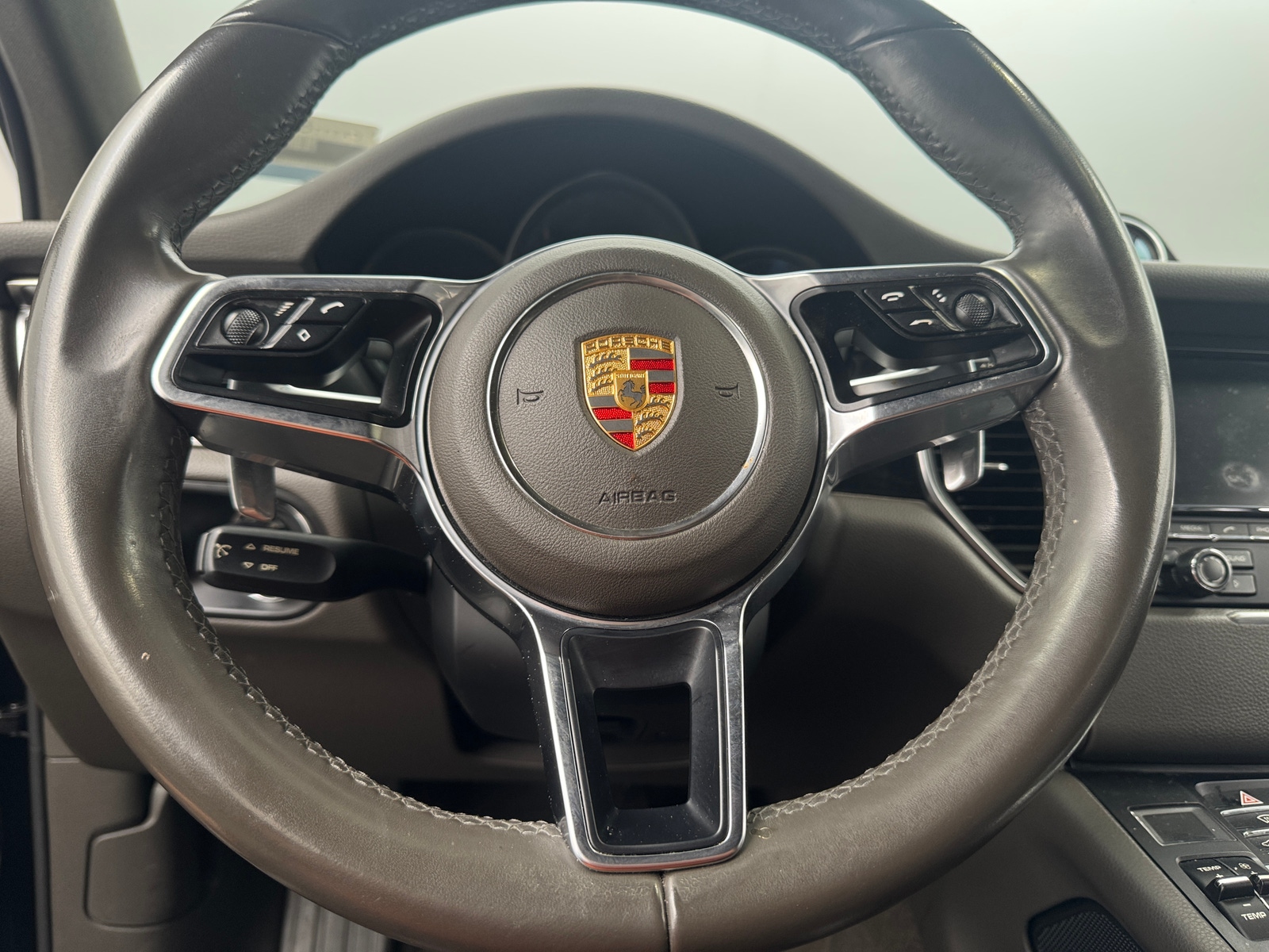 Thumbnail: 2015 Porsche Macan - 4