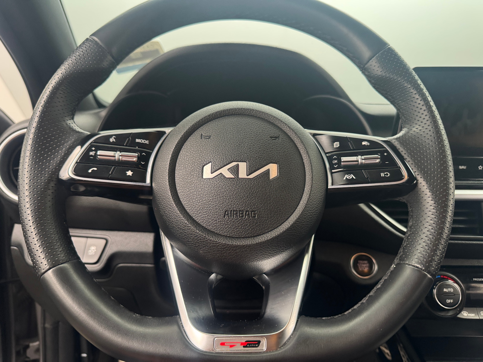Thumbnail: 2023 Kia Forte - 5