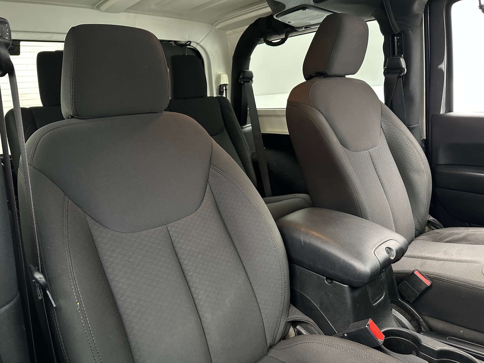 Thumbnail: 2016 Jeep Wrangler - 2