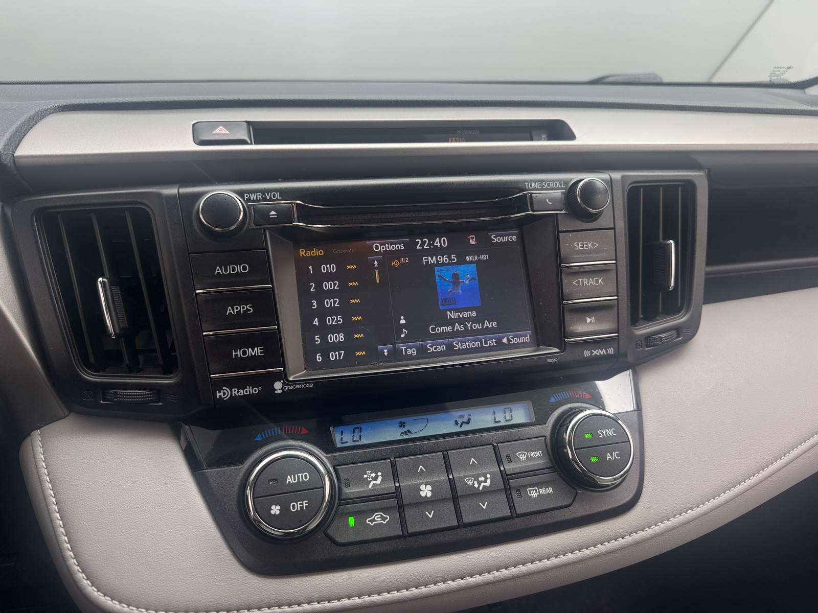Thumbnail: 2016 Toyota RAV4 - 4
