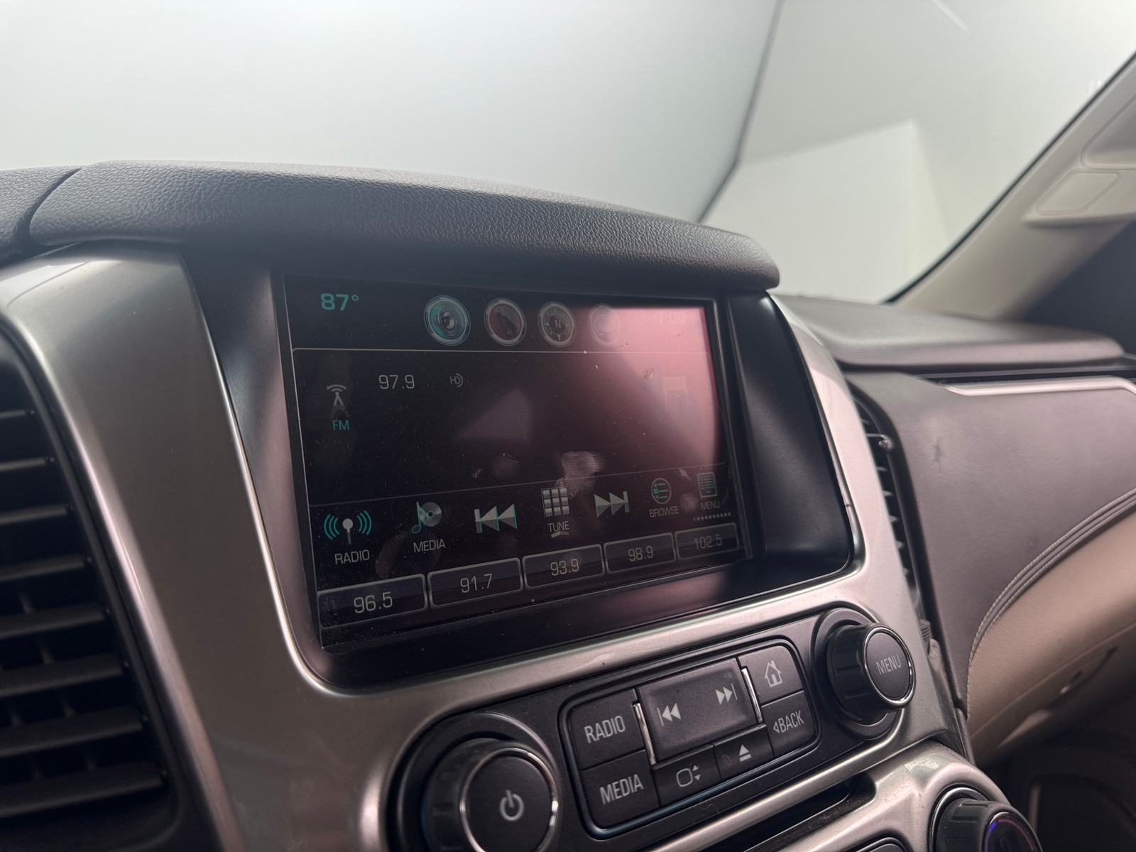 Thumbnail: 2016 Chevrolet Suburban - 3