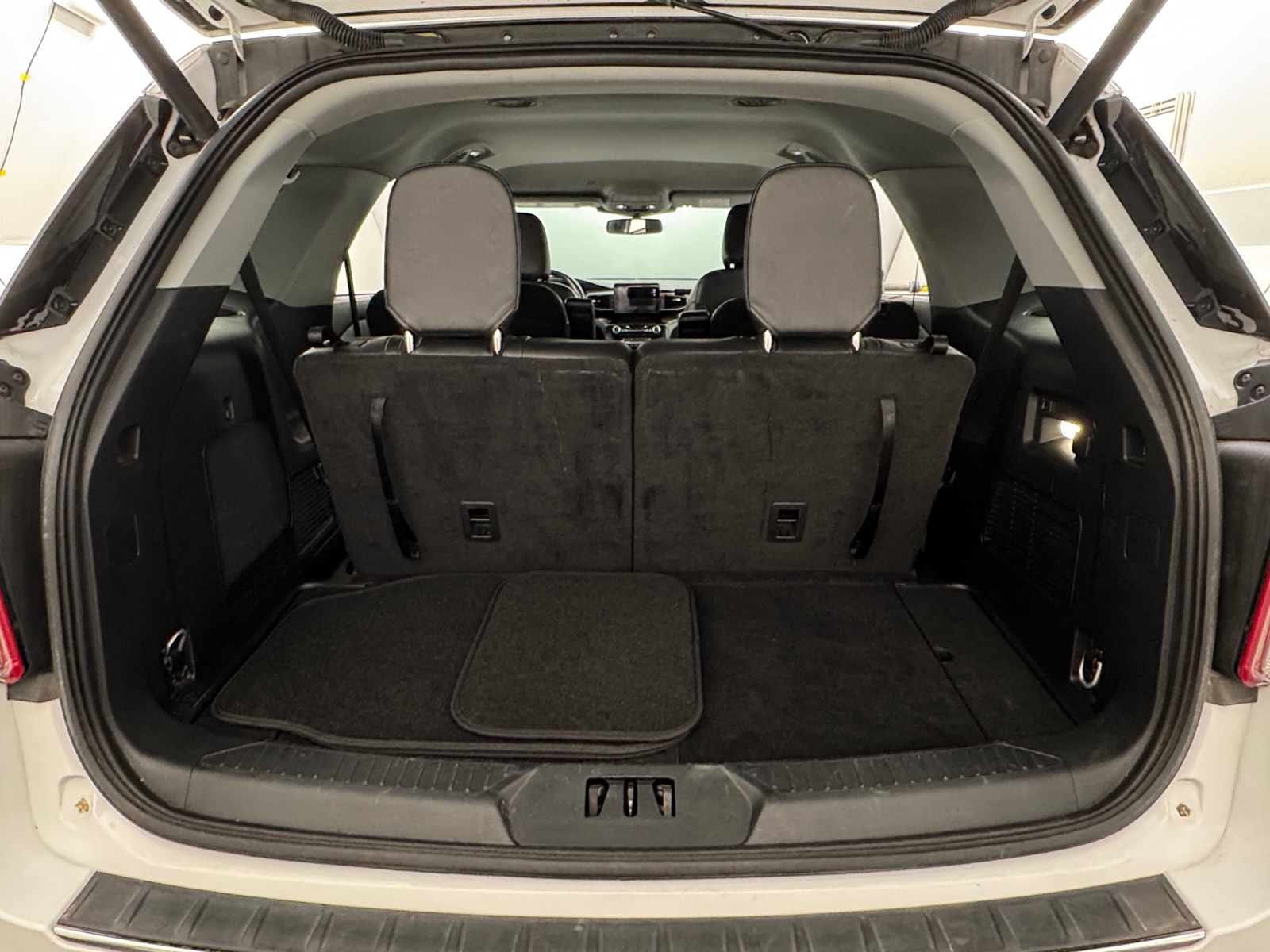 Thumbnail: 2023 Ford Explorer - 6