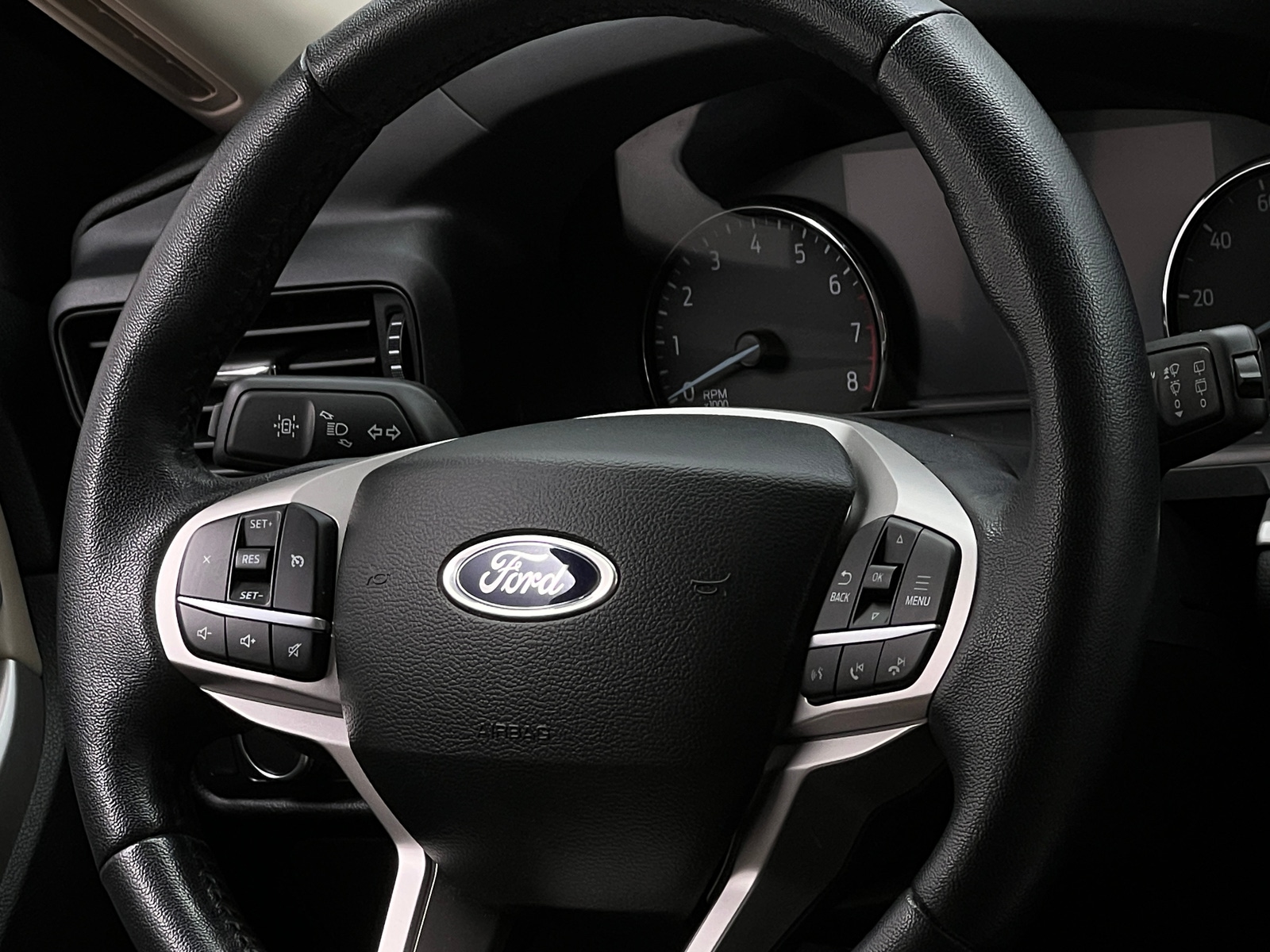 Thumbnail: 2022 Ford Explorer - 5
