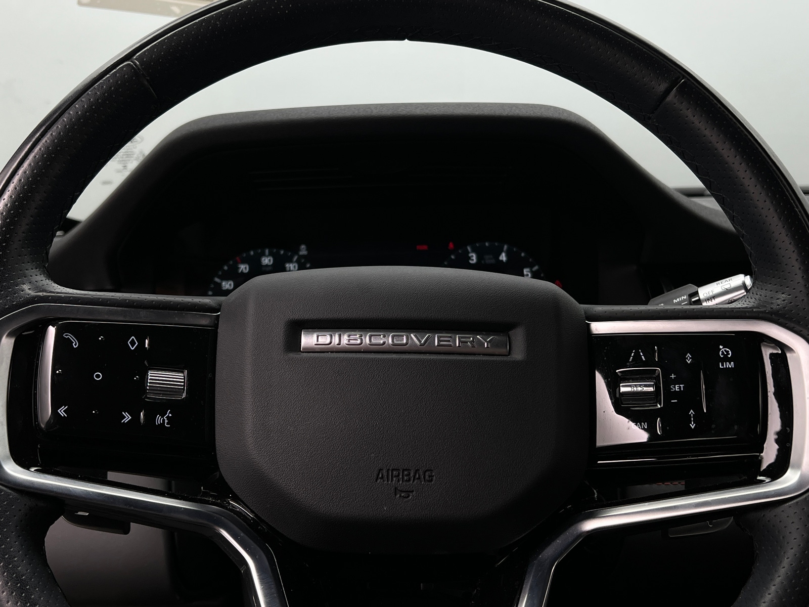 Thumbnail: 2022 Land Rover Discovery Sport - 4