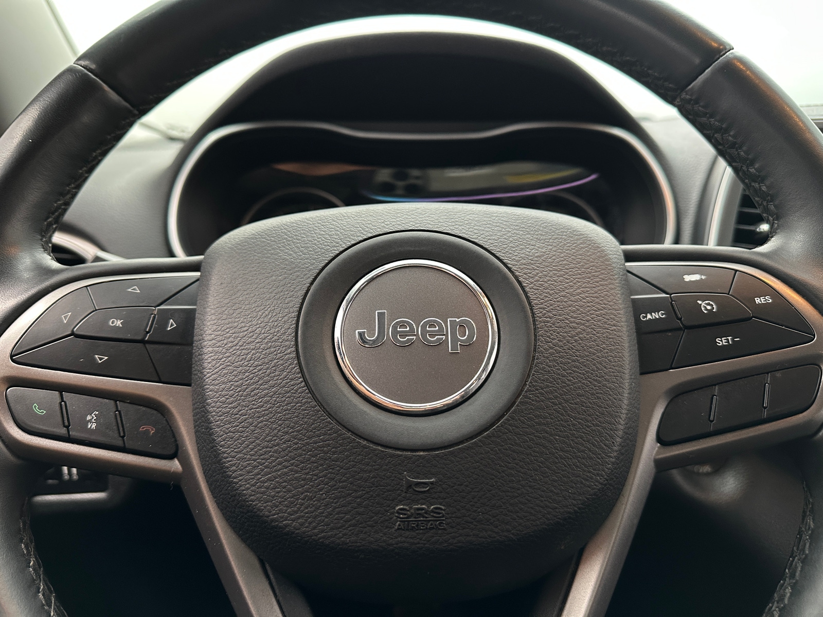 Thumbnail: 2019 Jeep Cherokee - 5