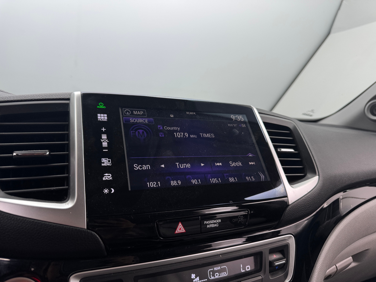 Thumbnail: 2016 Honda Pilot - 3