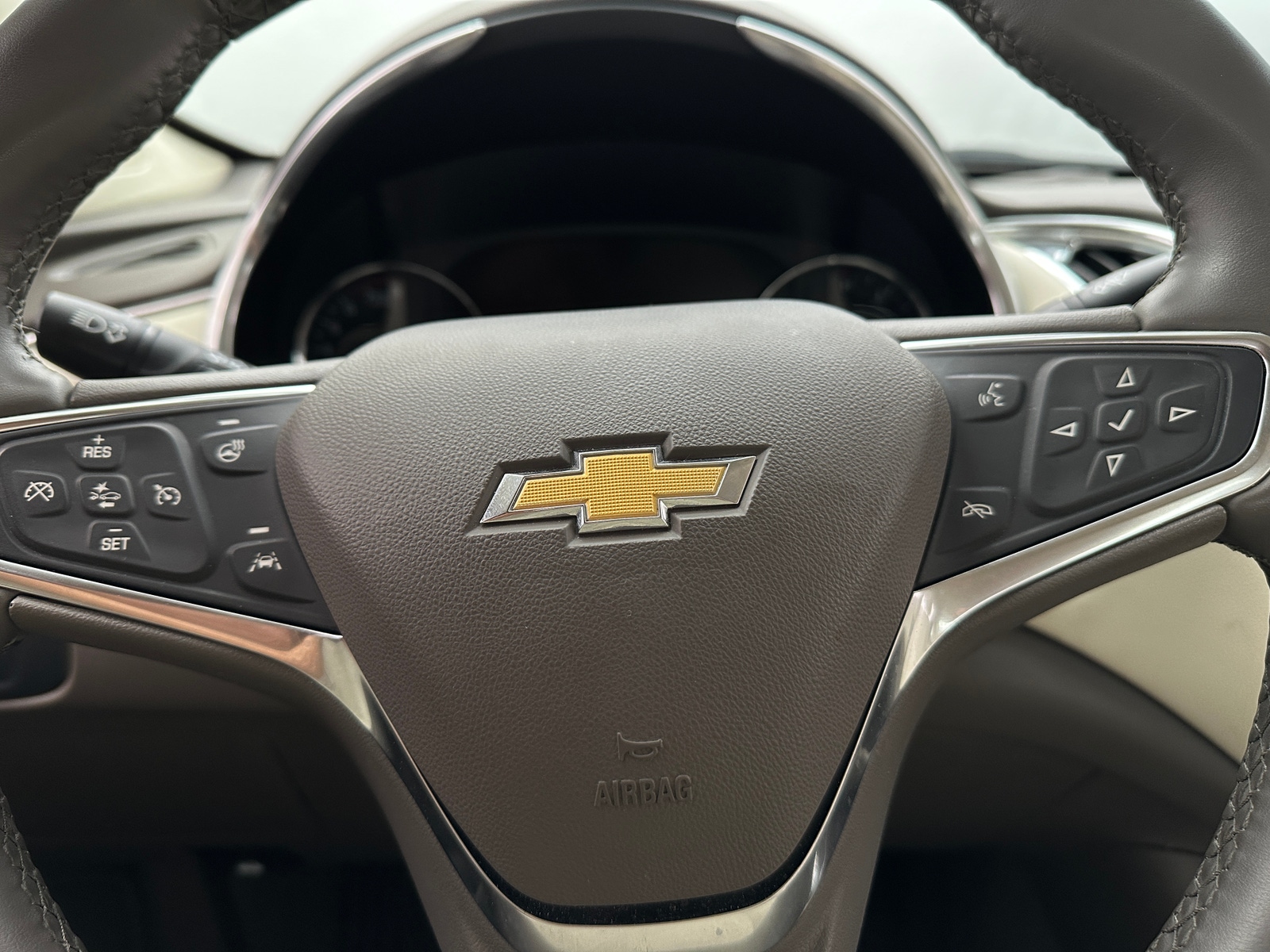 Thumbnail: 2024 Chevrolet Malibu - 4