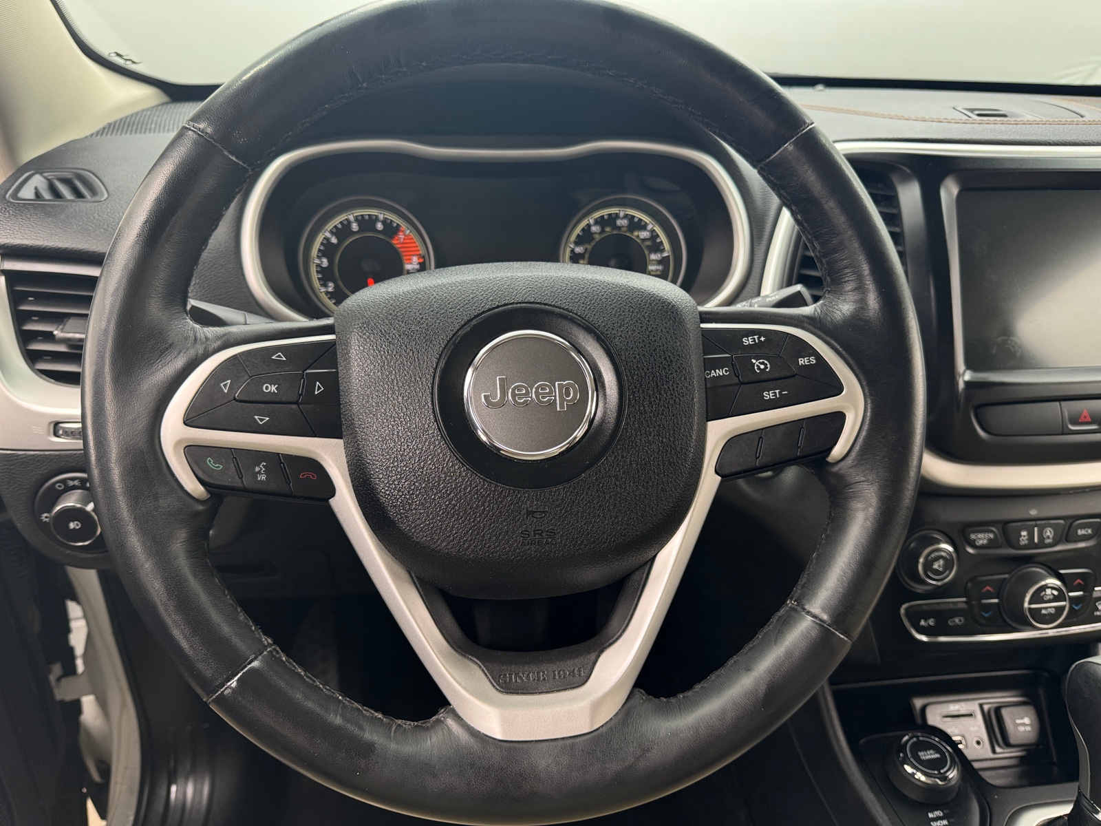 Thumbnail: 2016 Jeep Cherokee - 4