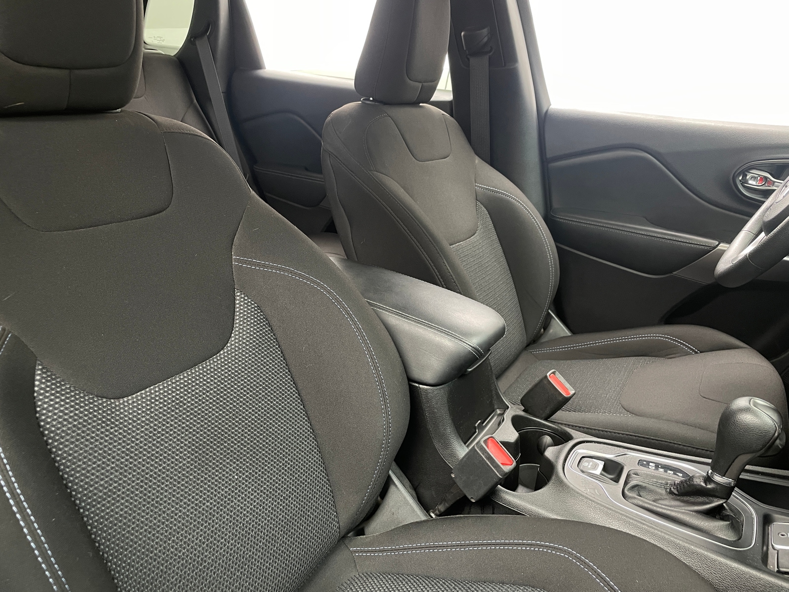 Thumbnail: 2019 Jeep Cherokee - 2